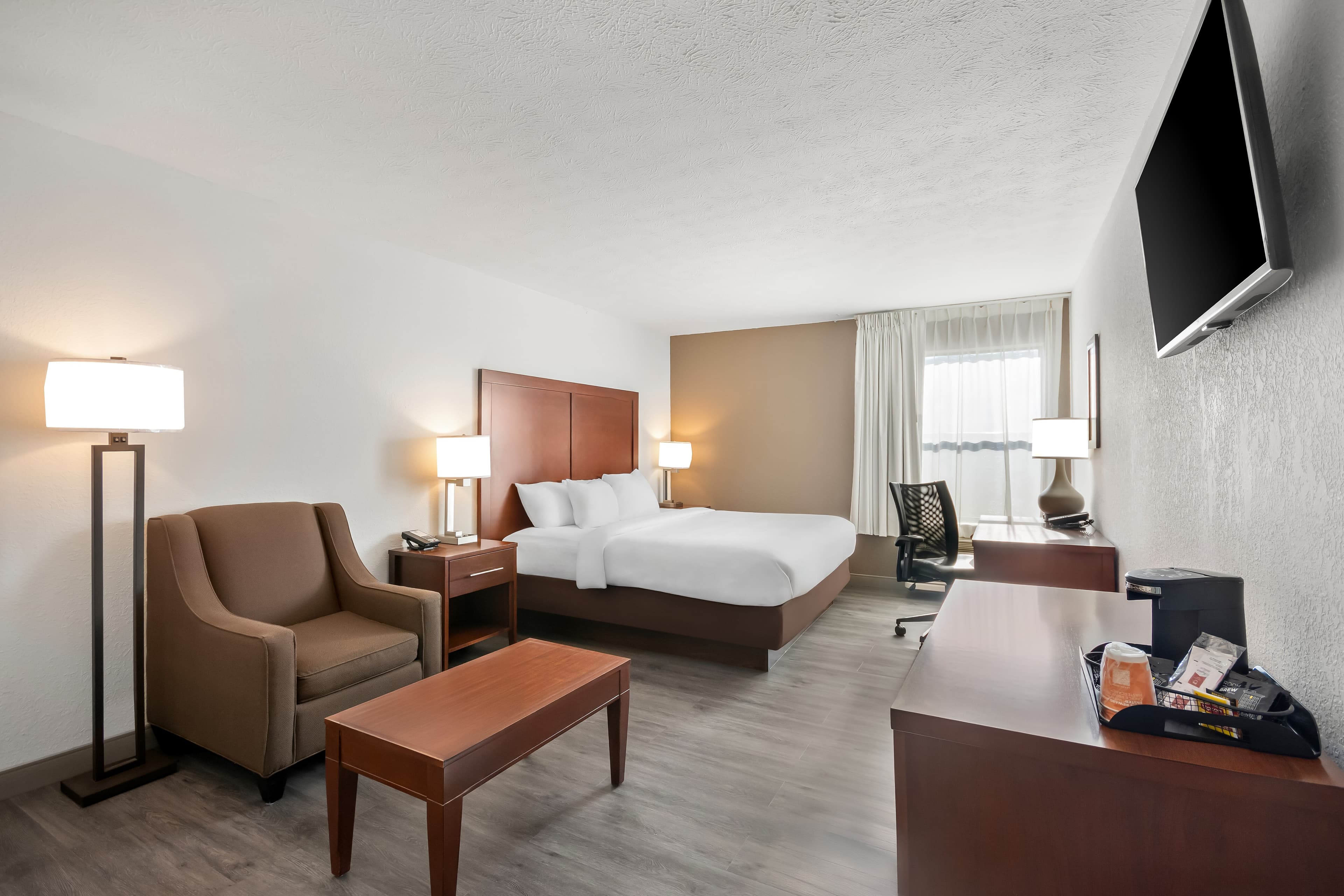 Comfort Inn & Suites Cincinnati Eastgate — 11