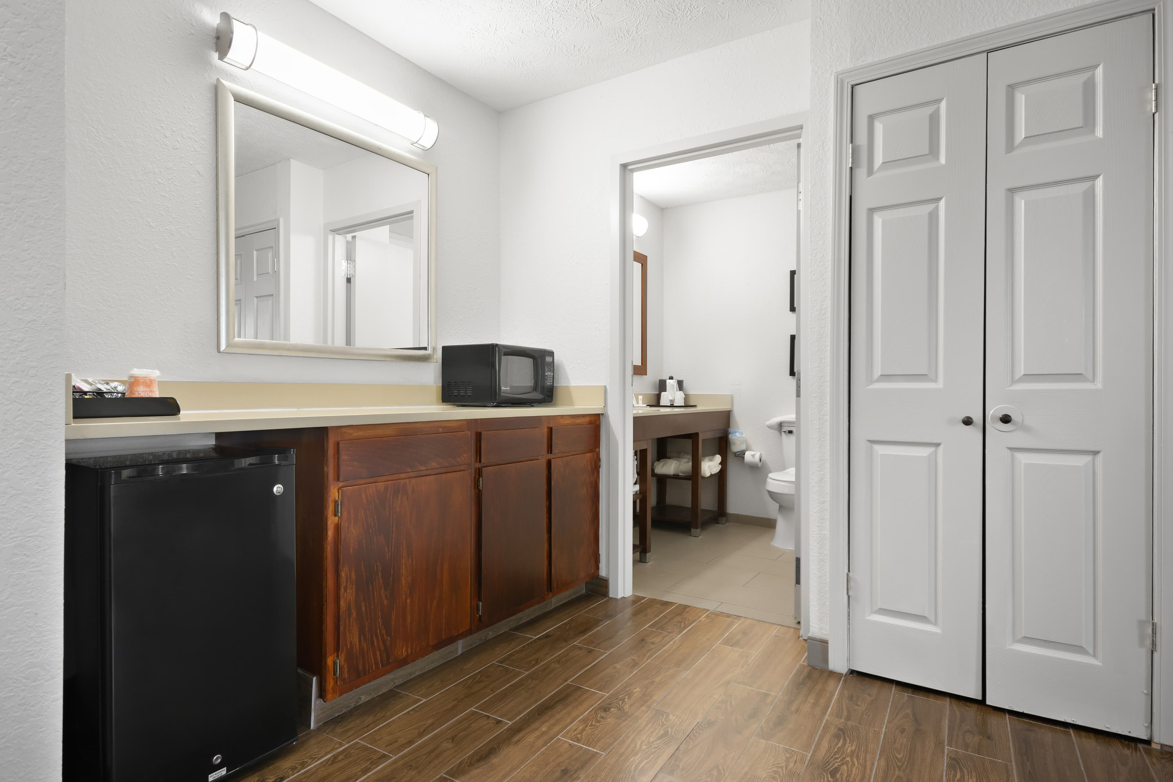 Comfort Inn & Suites Cincinnati Eastgate — 25