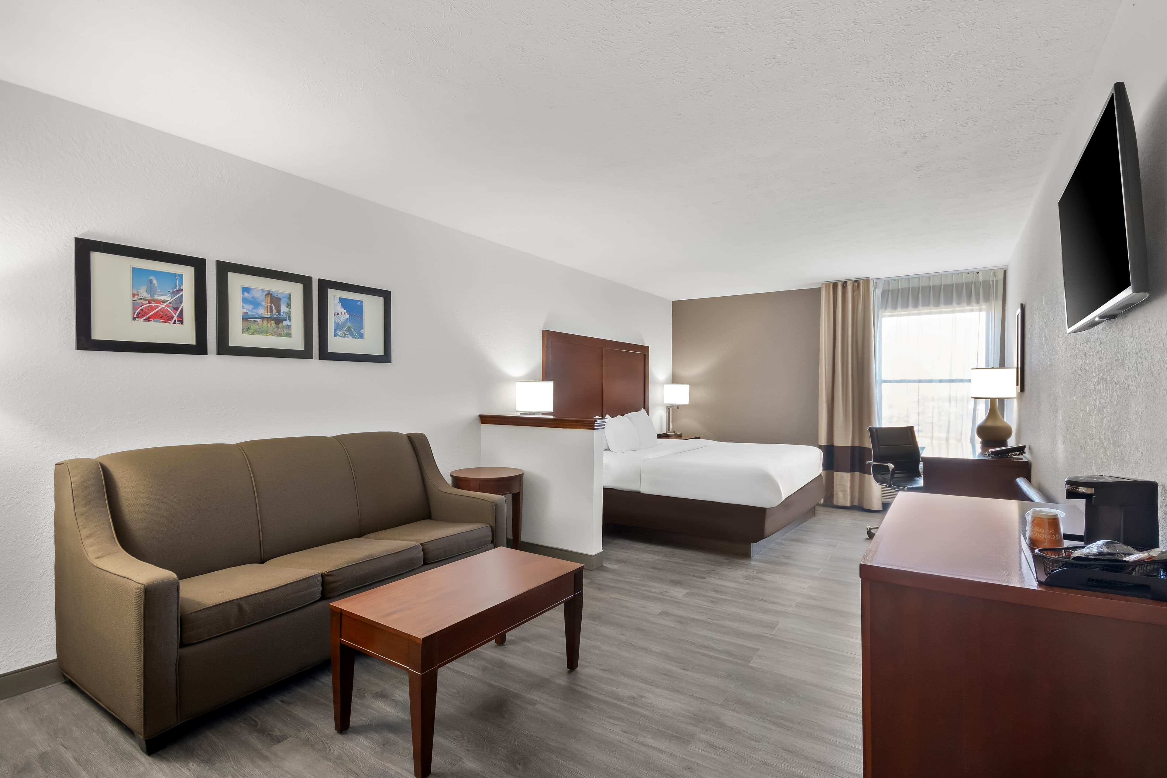 Comfort Inn & Suites Cincinnati Eastgate — 20