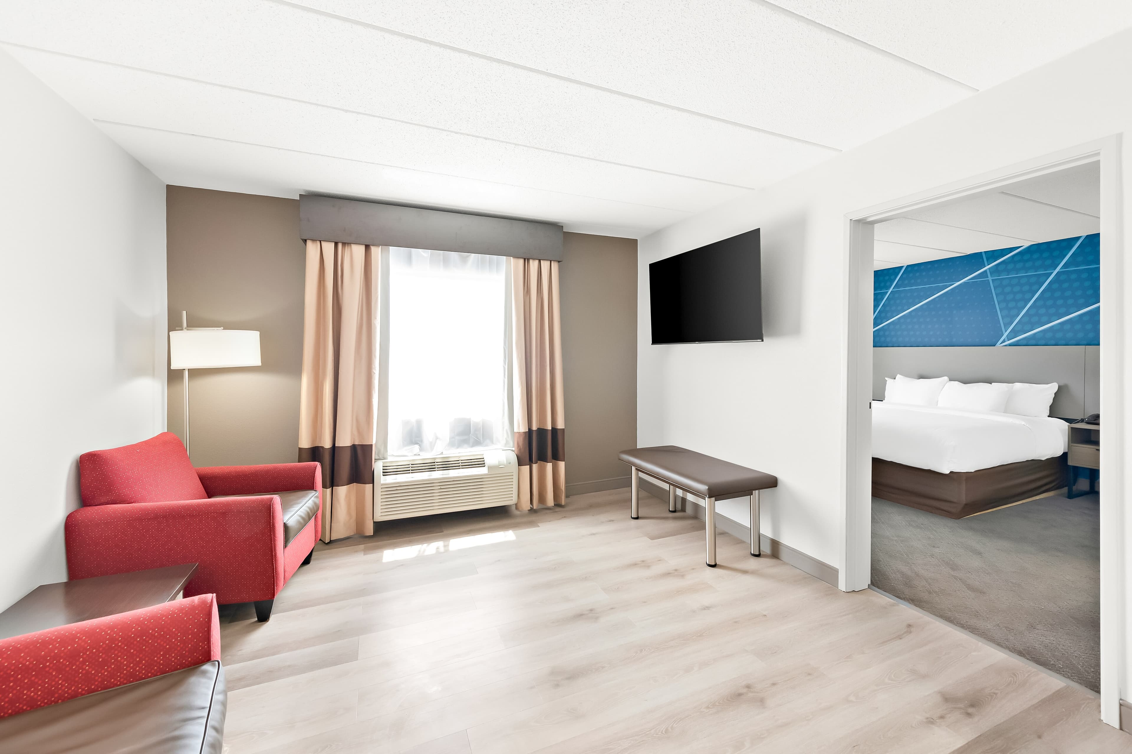 Comfort Suites Columbus — 8