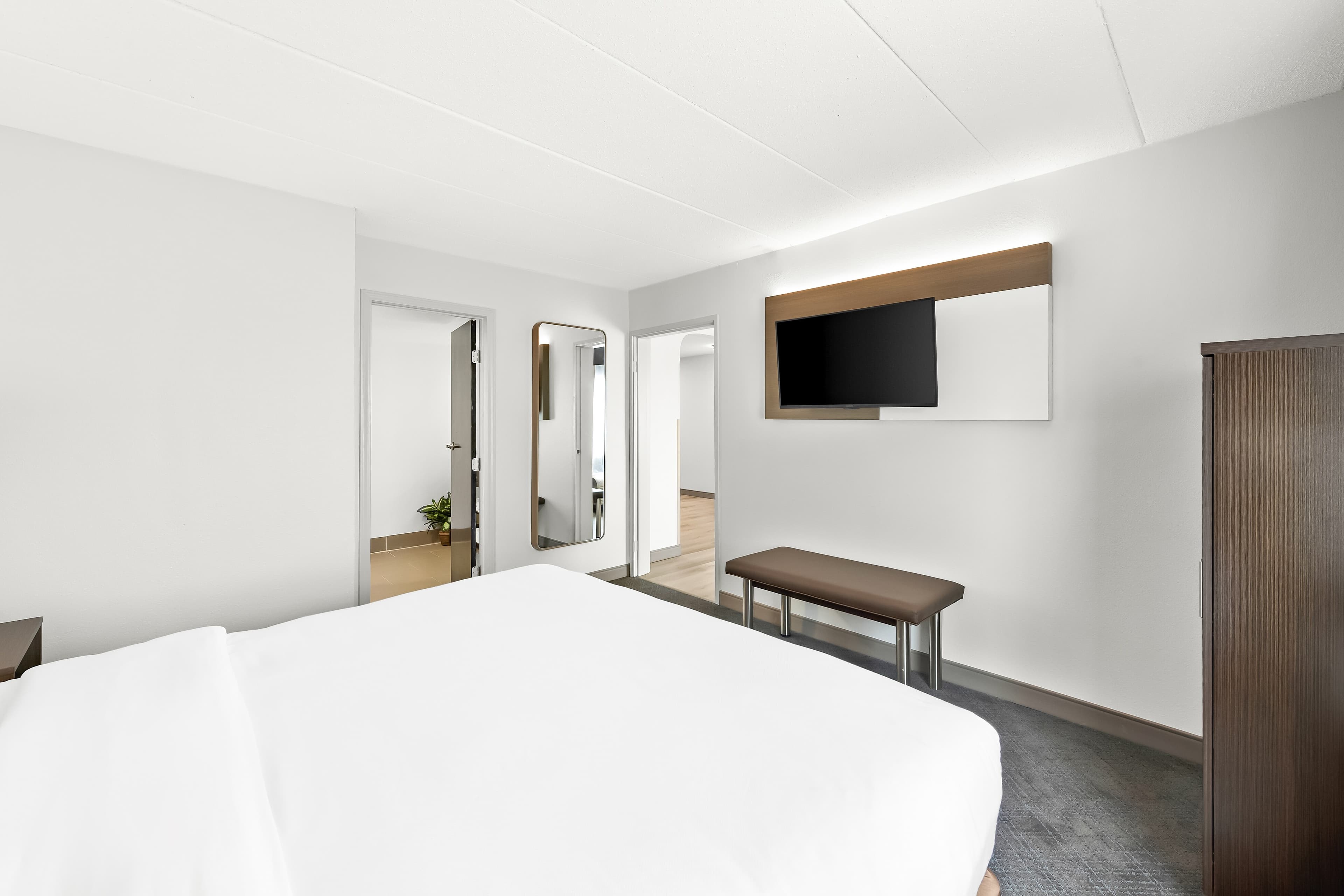 Comfort Suites Columbus — 11