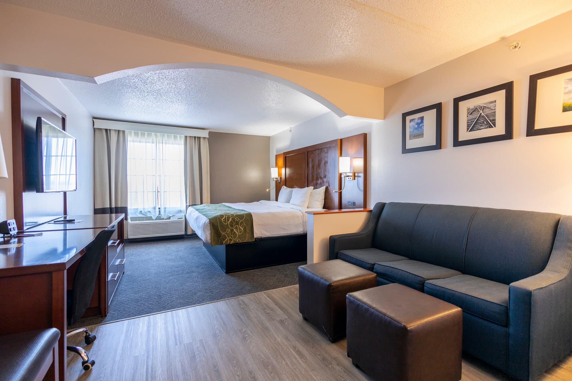 Comfort Suites Springfield I-70 — 8