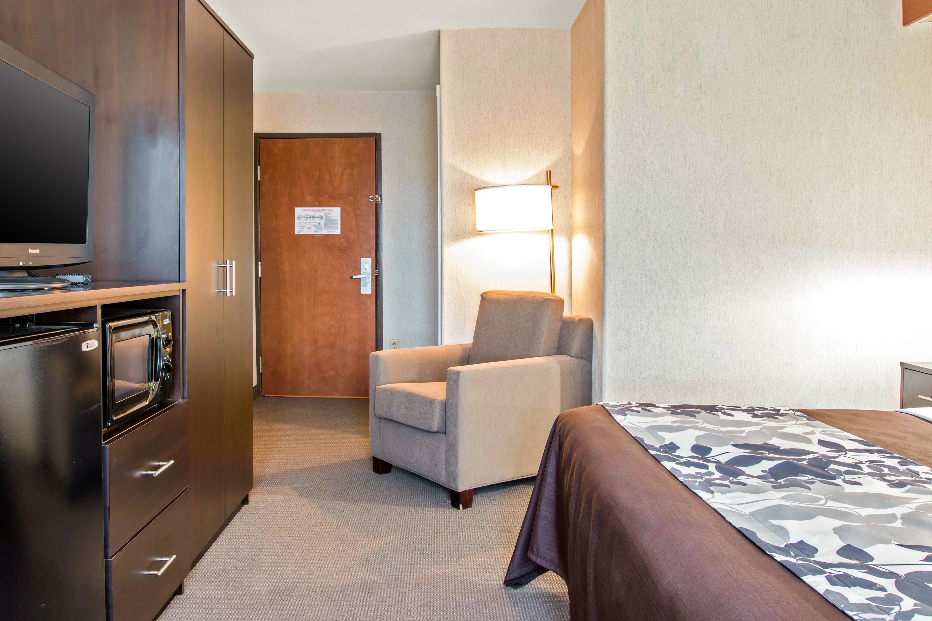 Sleep Inn & Suites Oregon - Toledo — 3