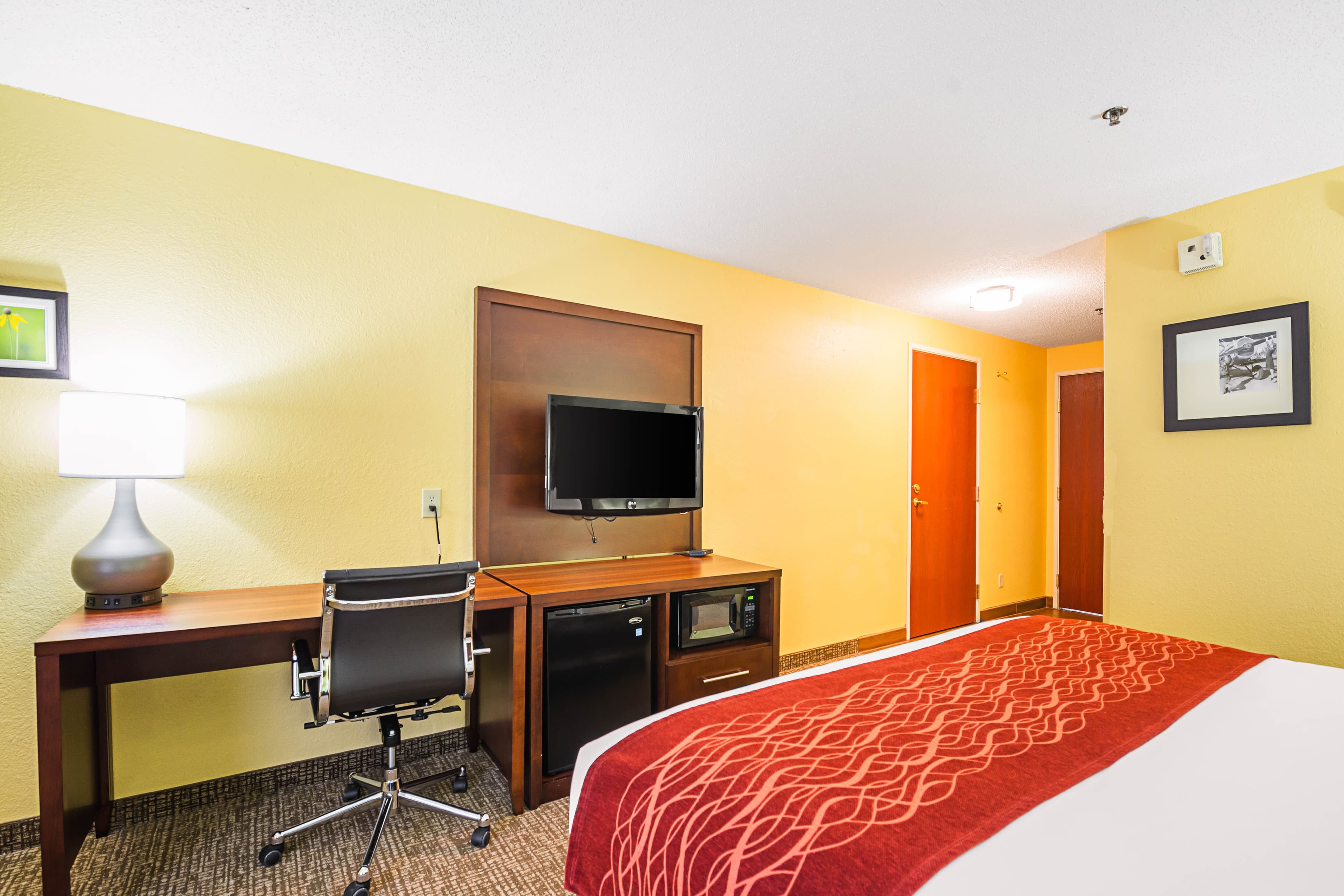 Comfort Inn & Suites Dayton Northwest - Englewood - Image 3