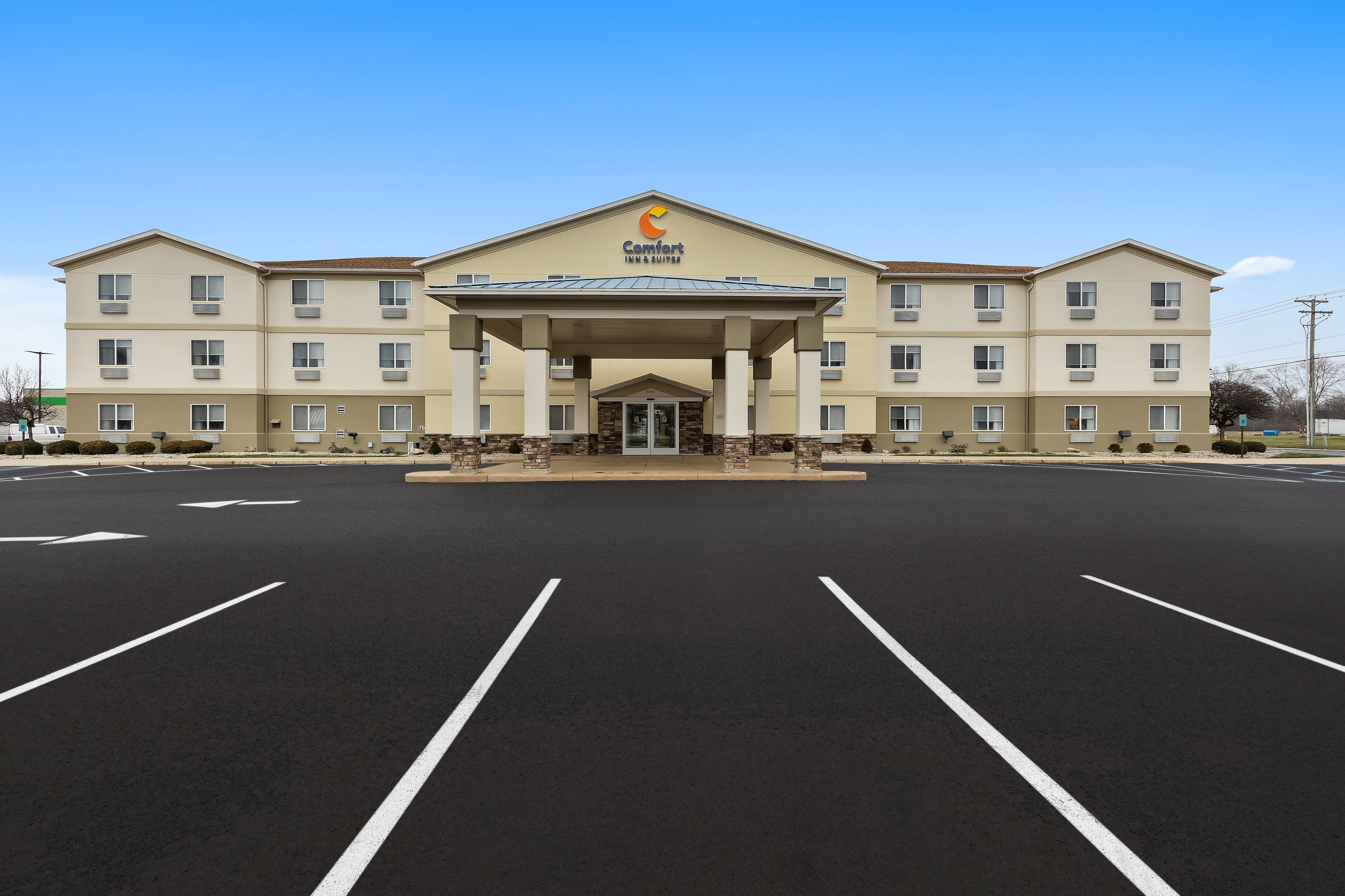 Comfort Inn & Suites Fremont - Image 1