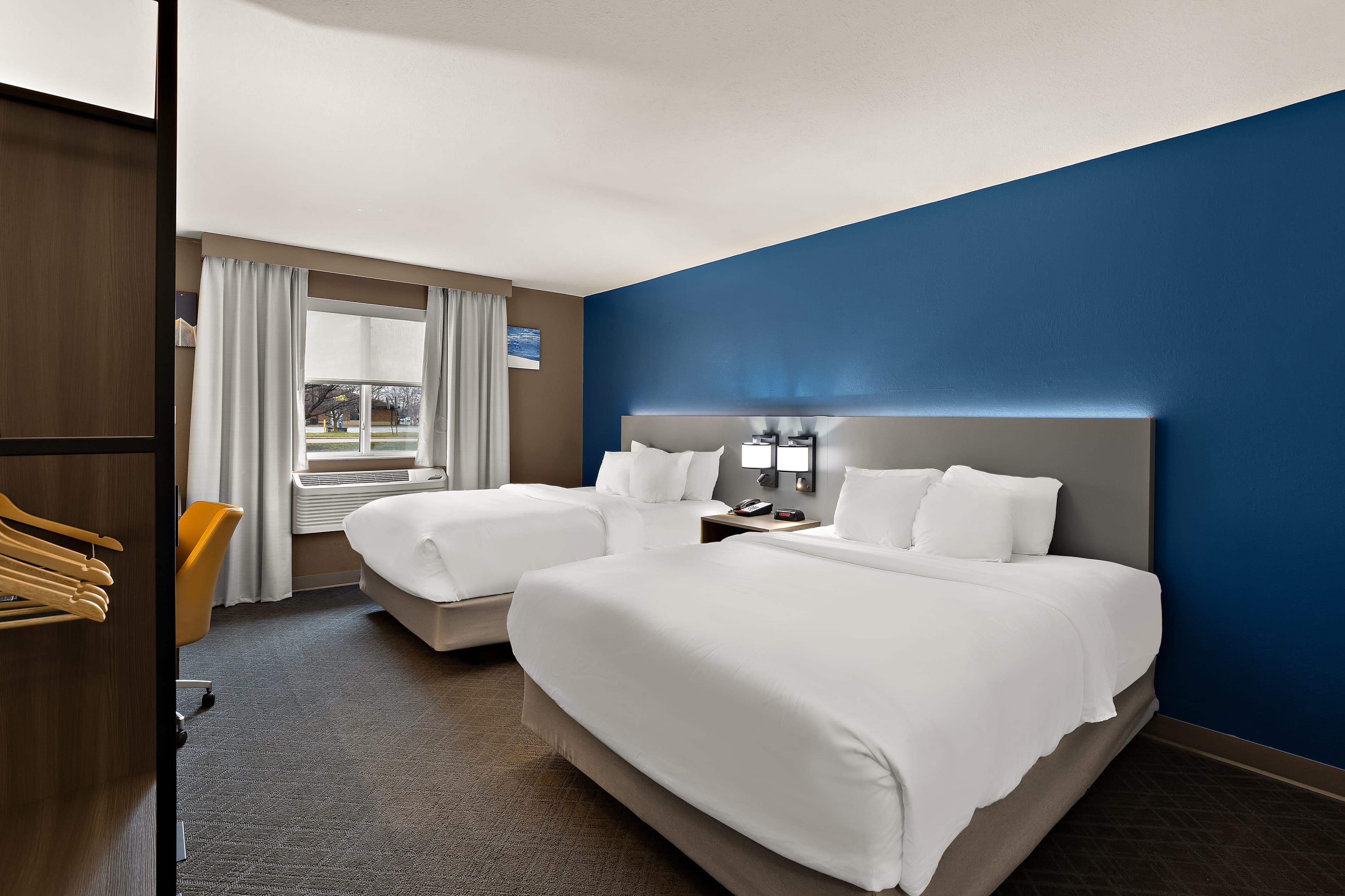 Comfort Inn & Suites Fremont - Image 2