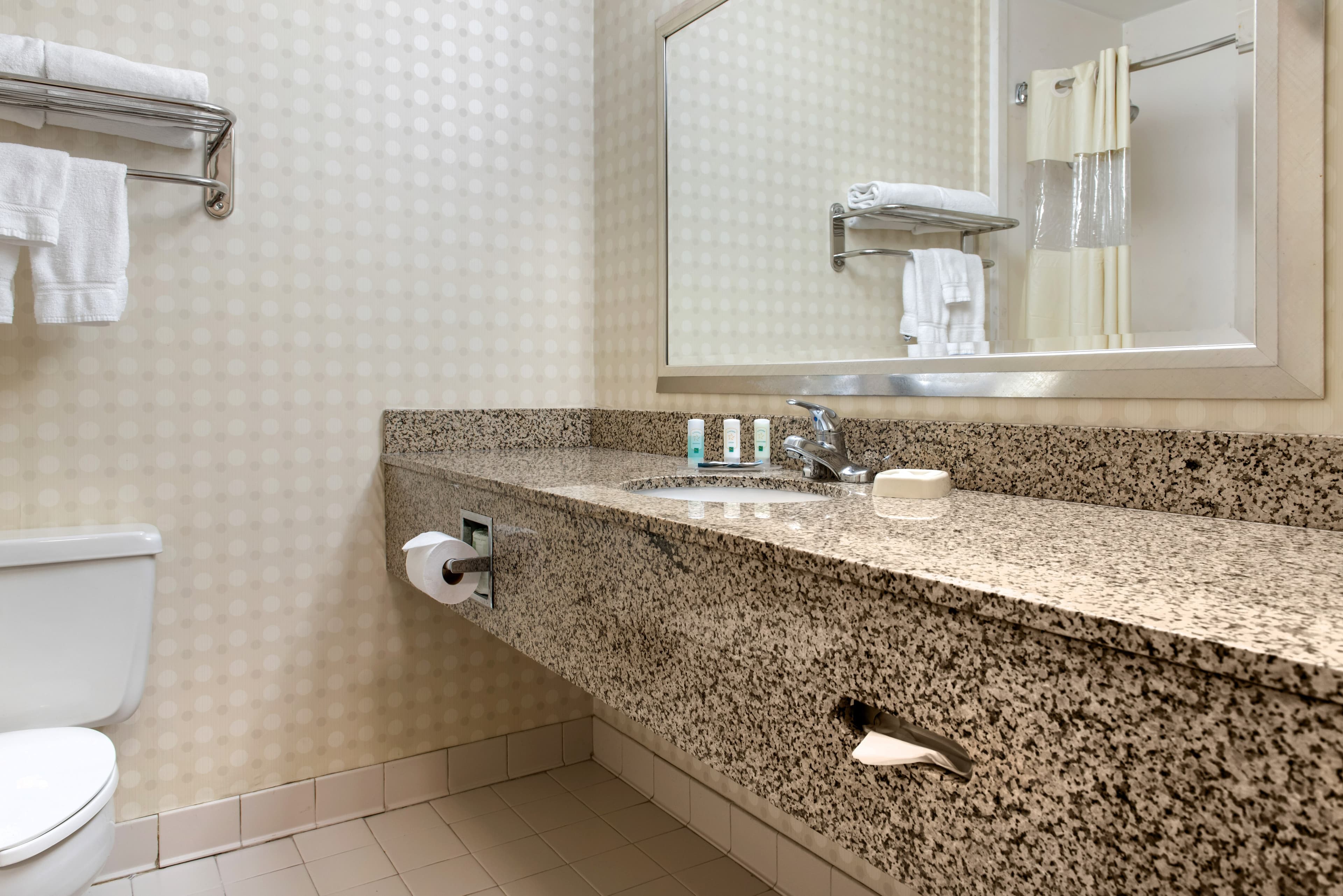 Quality Hotel Conference Center Cincinnati Blue Ash — 11