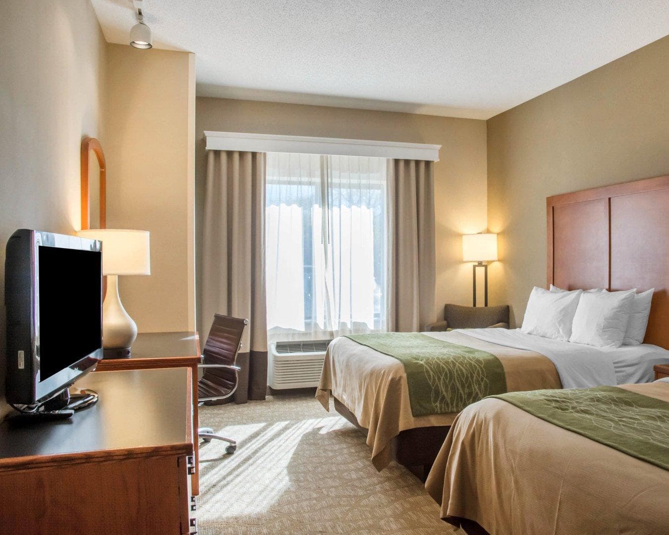 Comfort Inn & Suites West Chester - North Cincinnati - Image 4