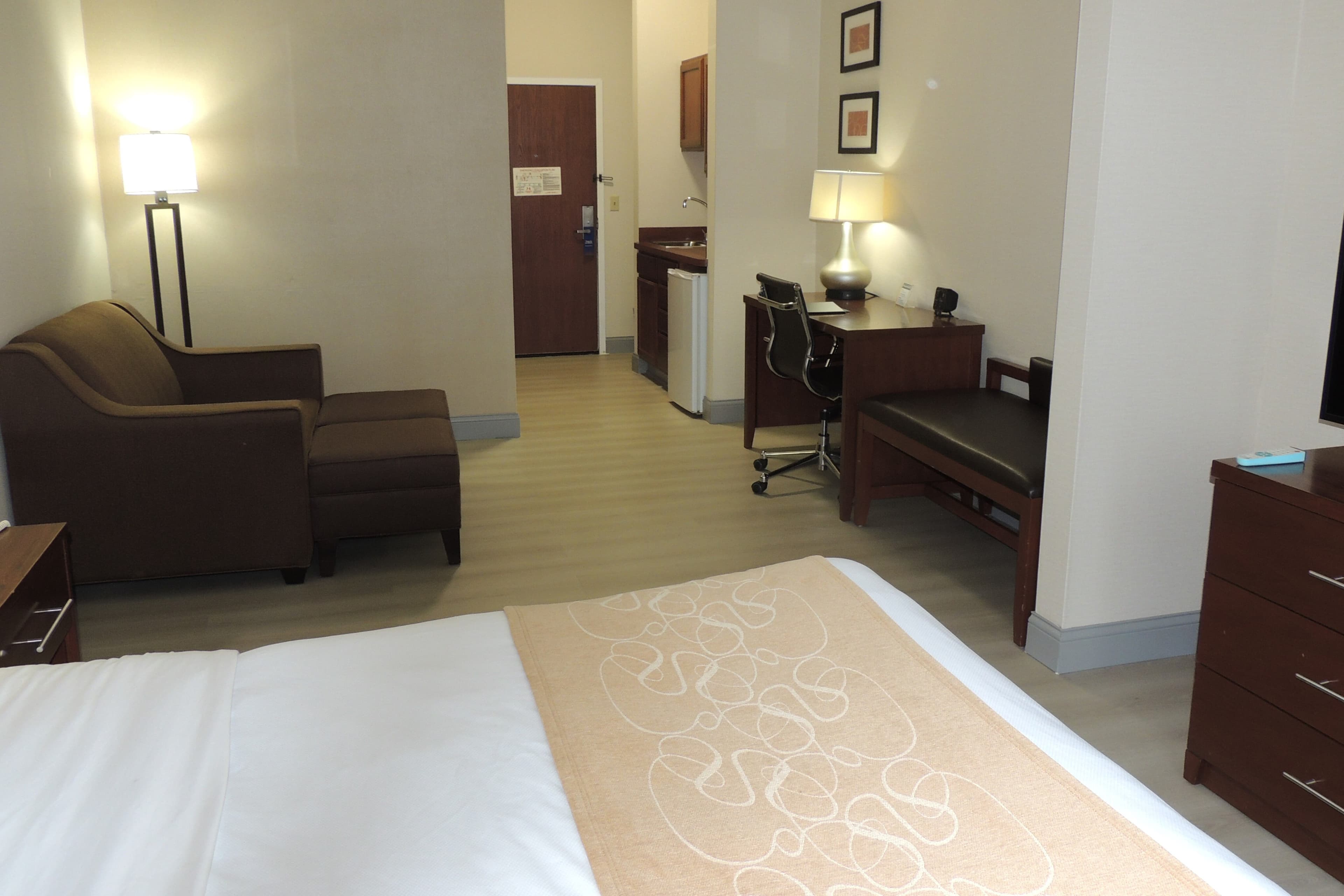 Comfort Suites Twinsburg — 6