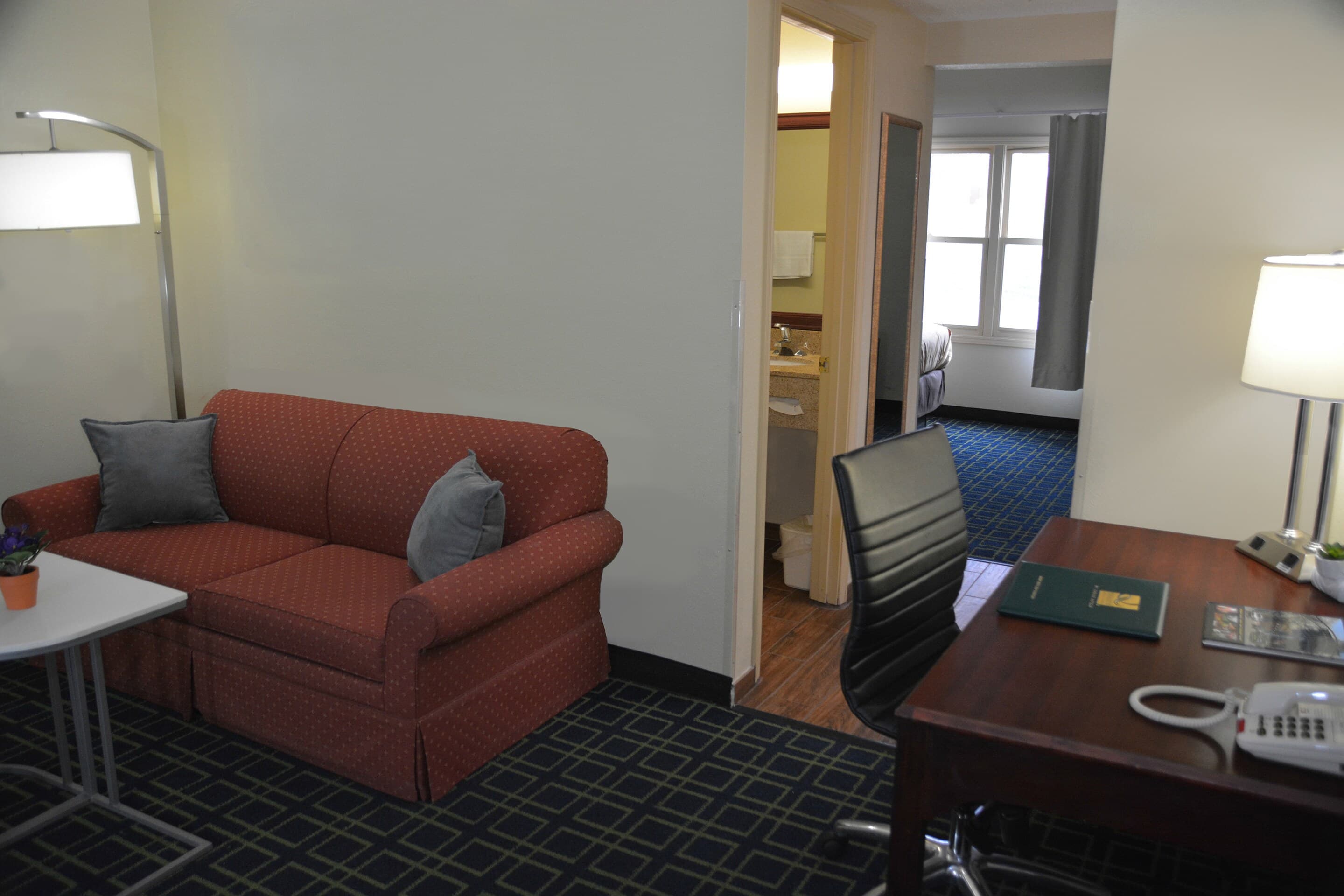 Quality Inn & Suites - Image 5