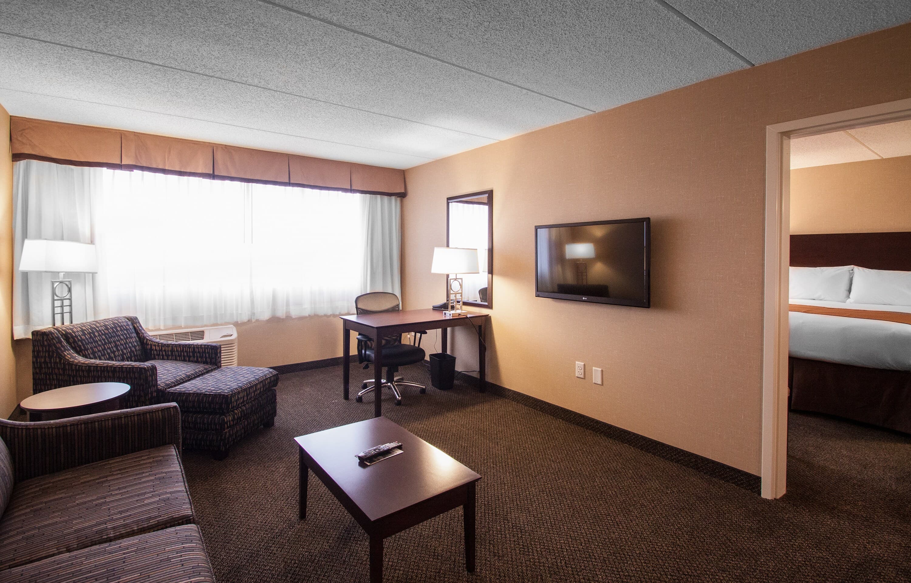 Comfort Inn & Suites Wadsworth - Image 3
