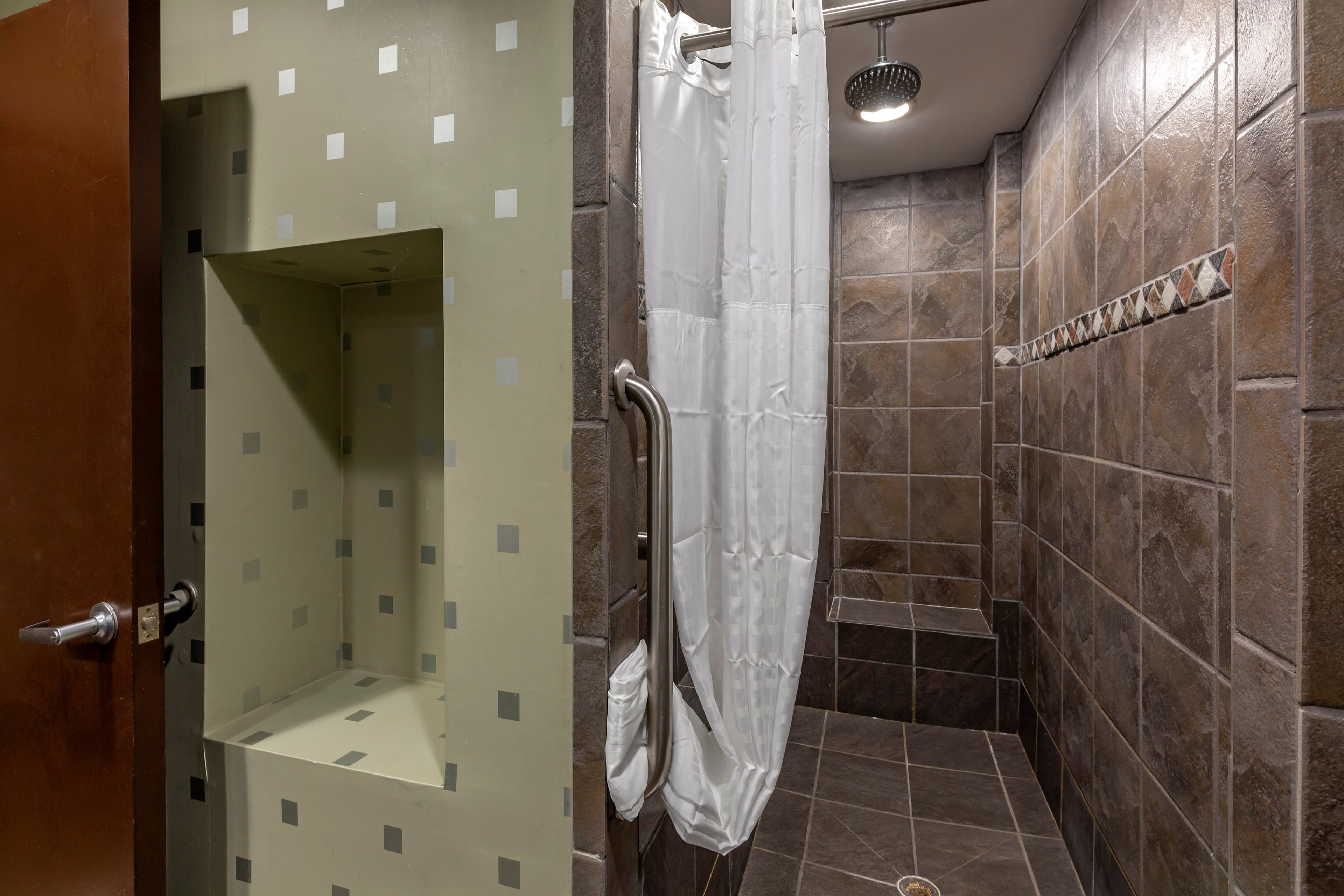 Comfort Suites Perrysburg - Toledo South - Image 5
