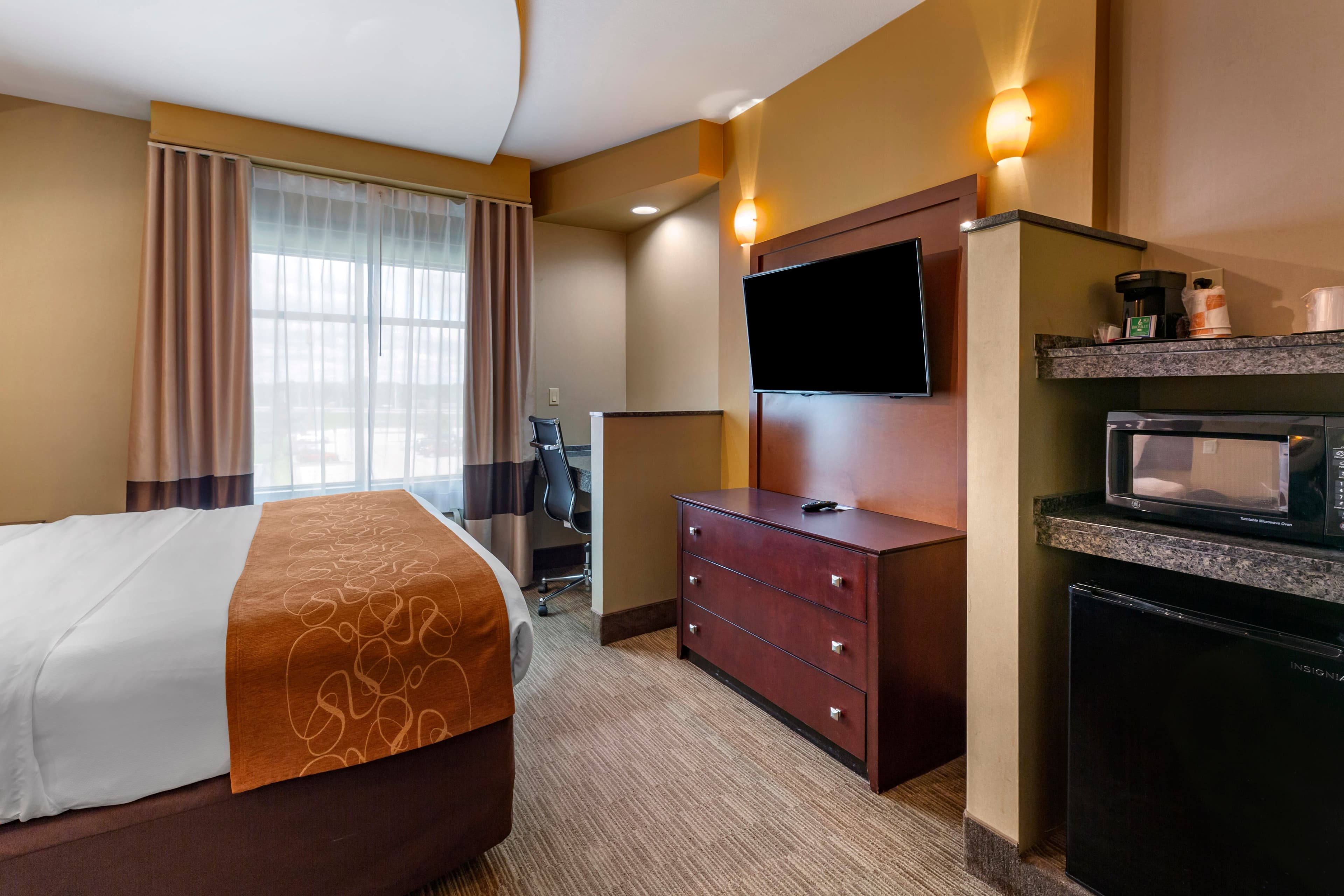 Comfort Suites Perrysburg - Toledo South — 8