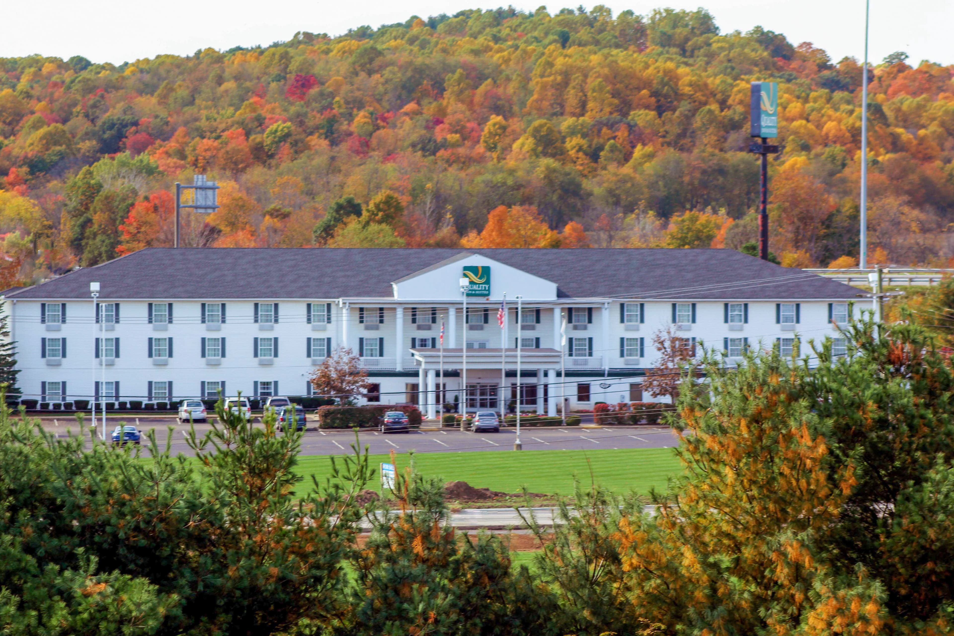 Quality Inn & Suites Bellville - Mansfield - Image 1