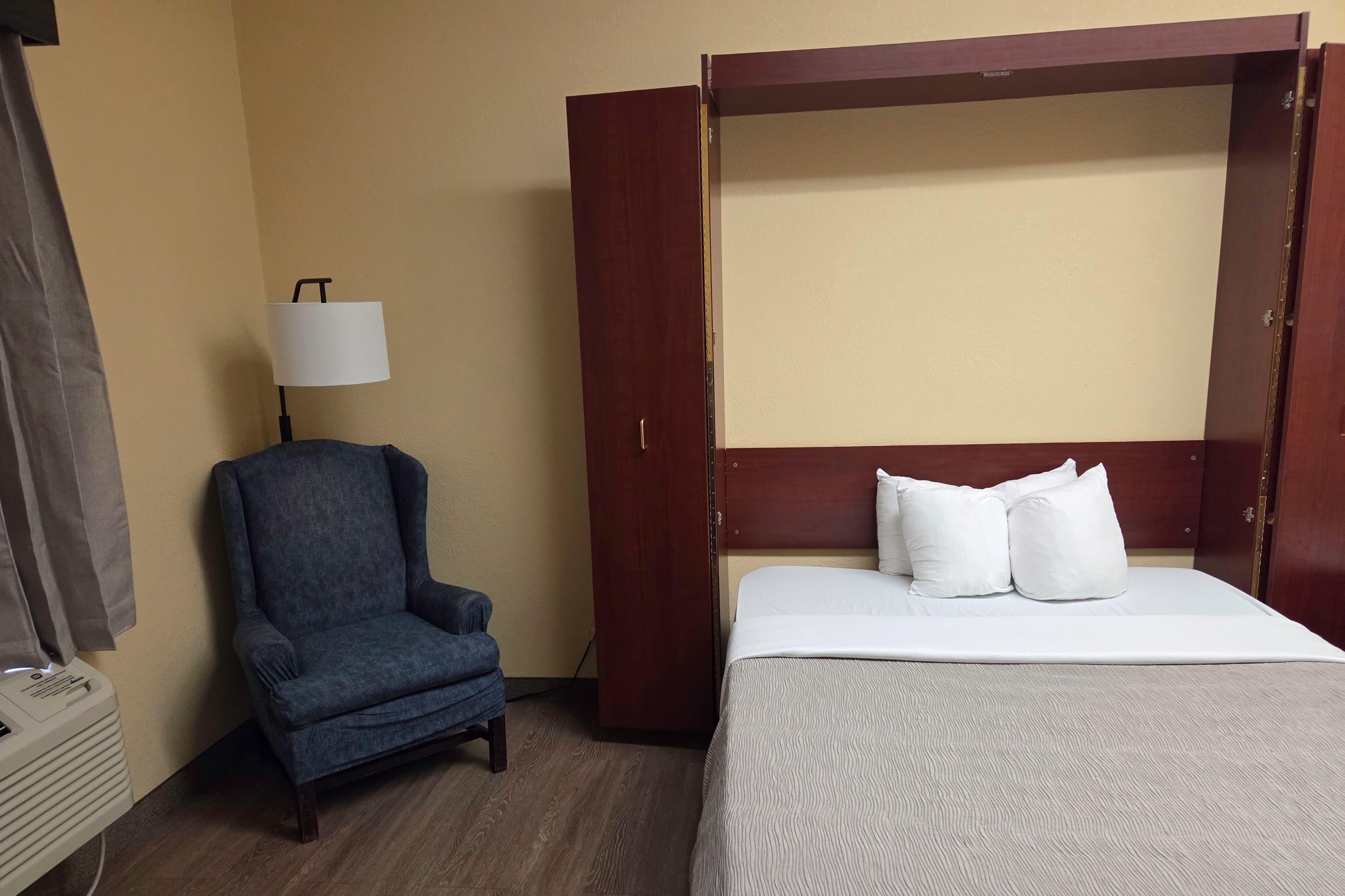 Quality Inn & Suites Bellville - Mansfield - Image 5