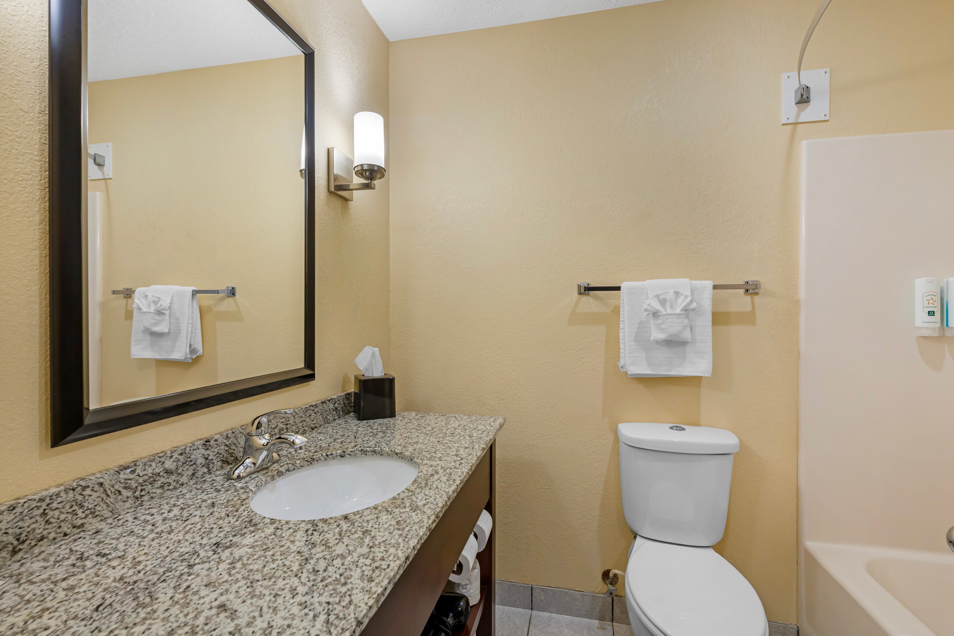 Quality Inn & Suites Bellville - Mansfield — 12