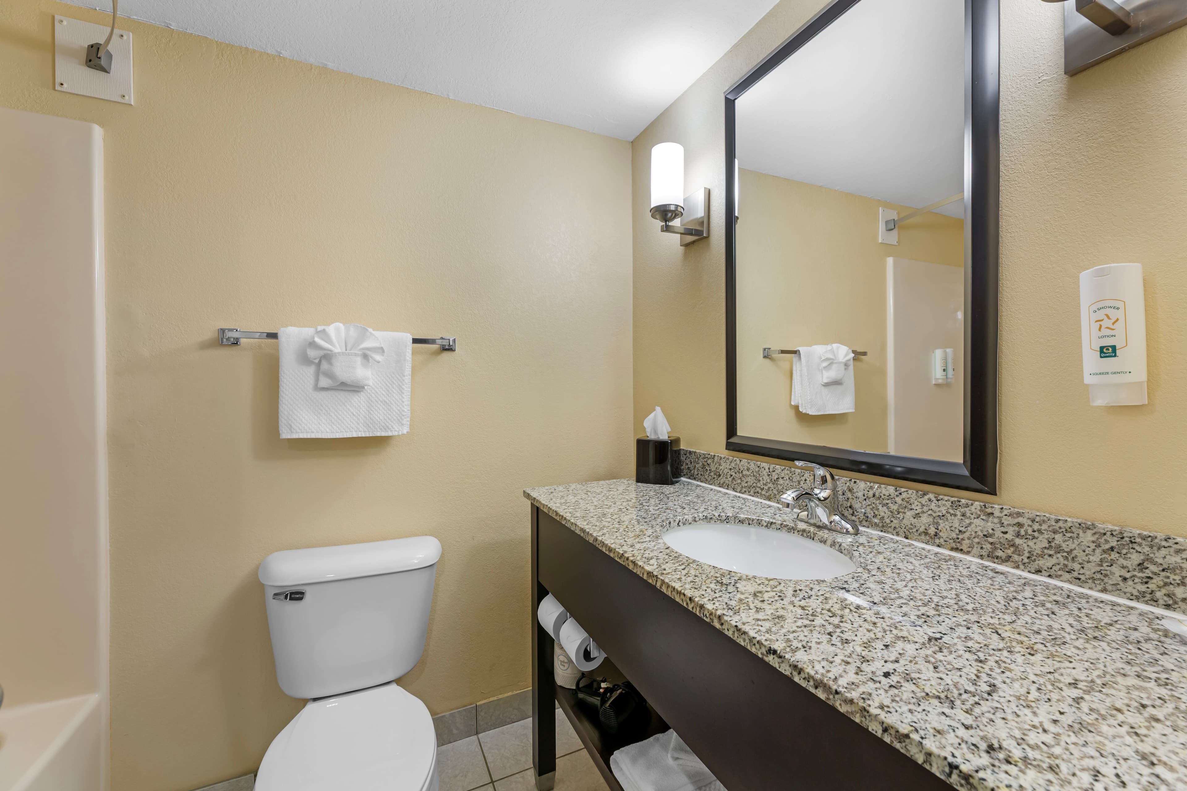 Quality Inn & Suites Bellville - Mansfield — 16