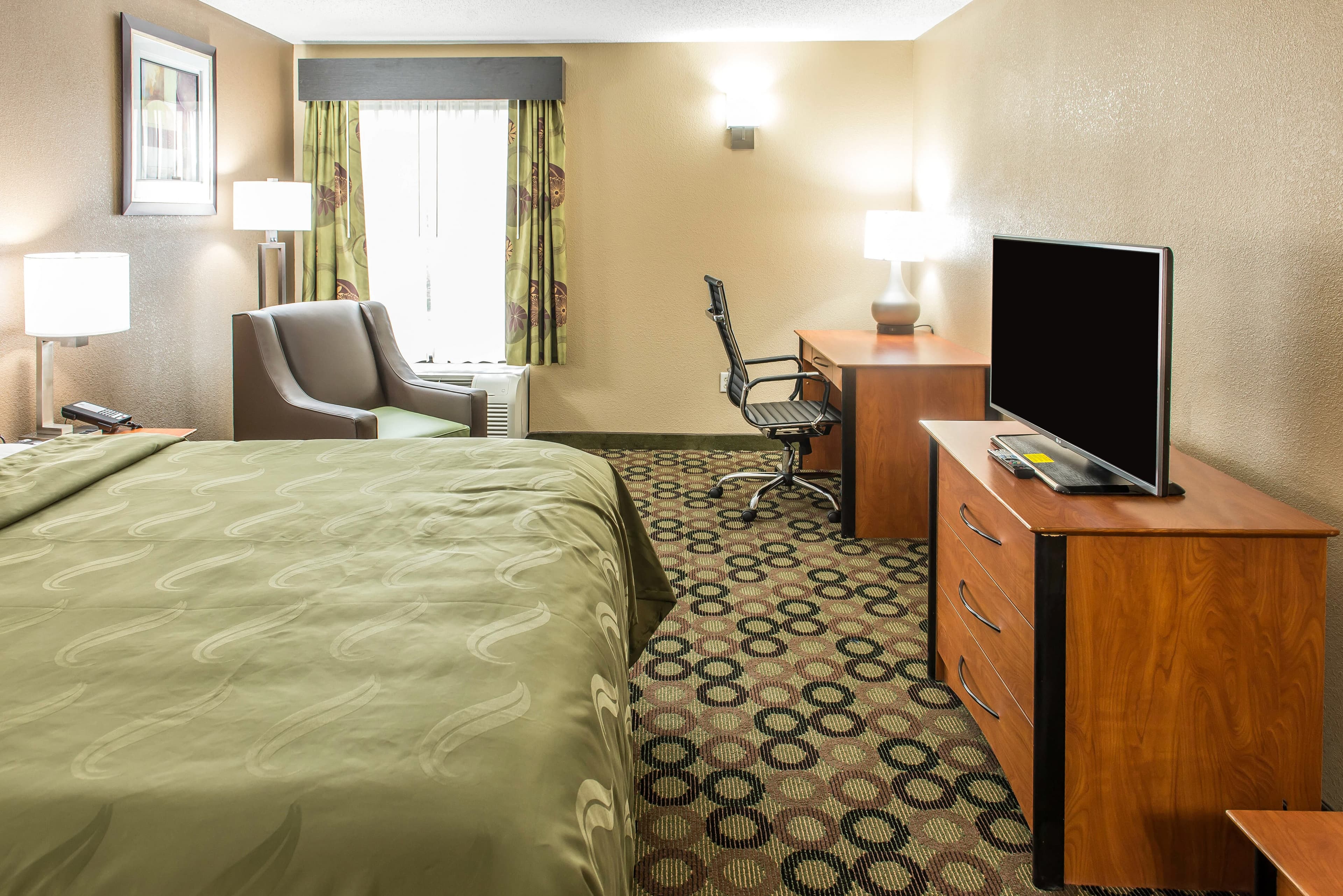 Quality Inn & Suites Columbus West - Hilliard - Image 3