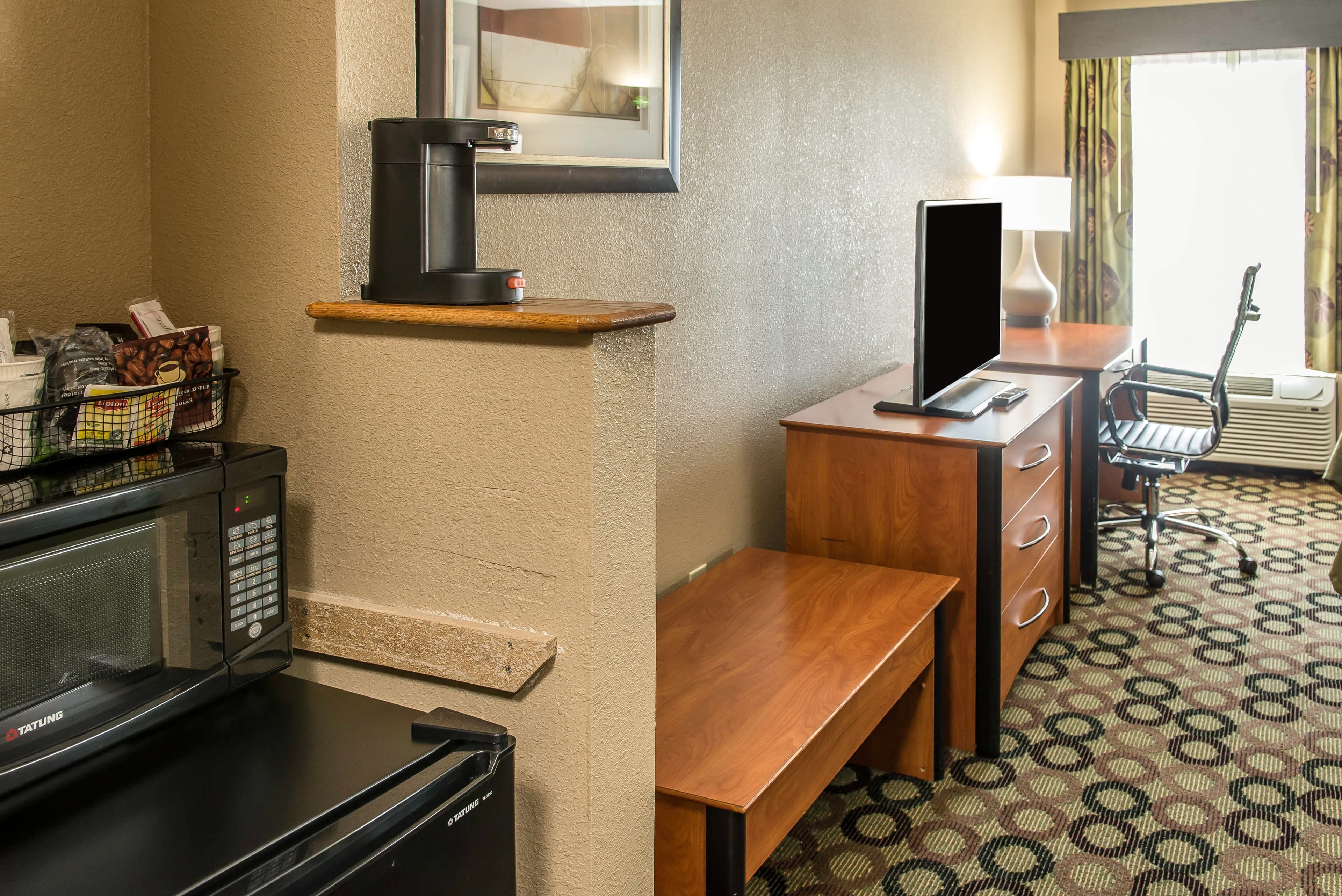 Quality Inn & Suites Columbus West - Hilliard — 11