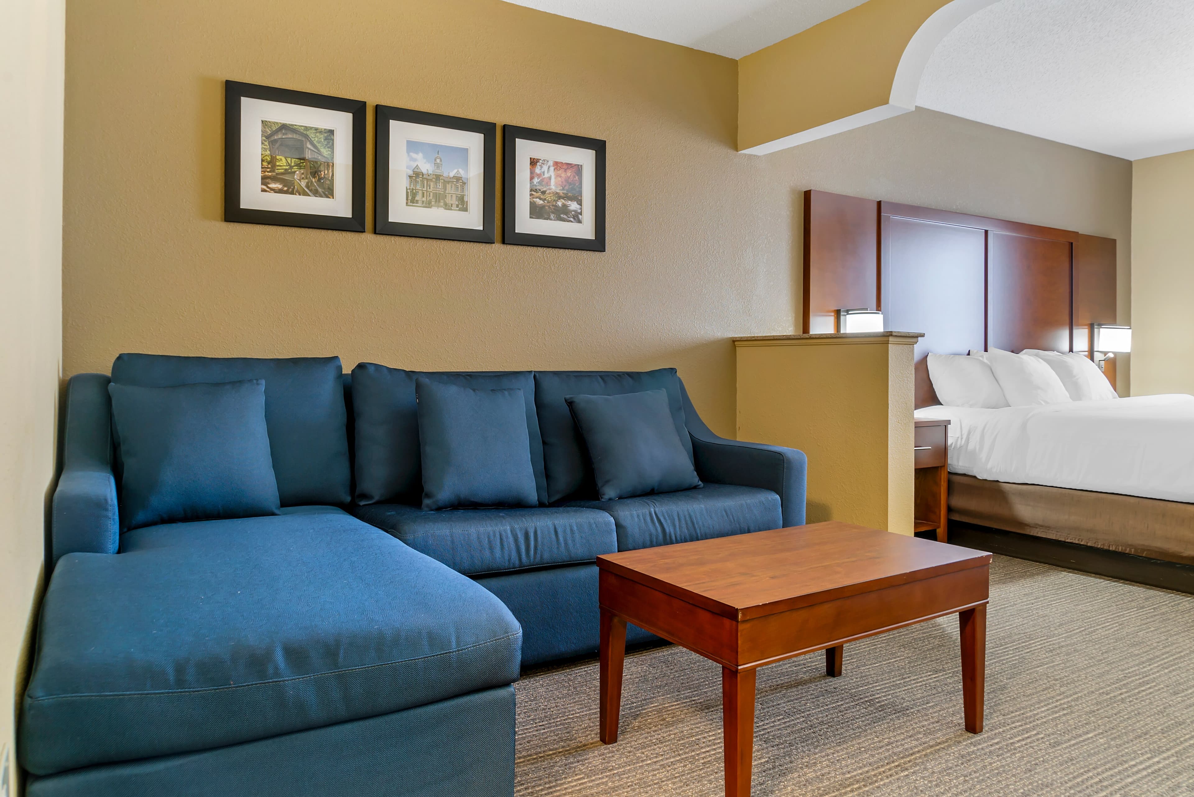 Comfort Suites Findlay I-75 near Sports Complex - Image 4