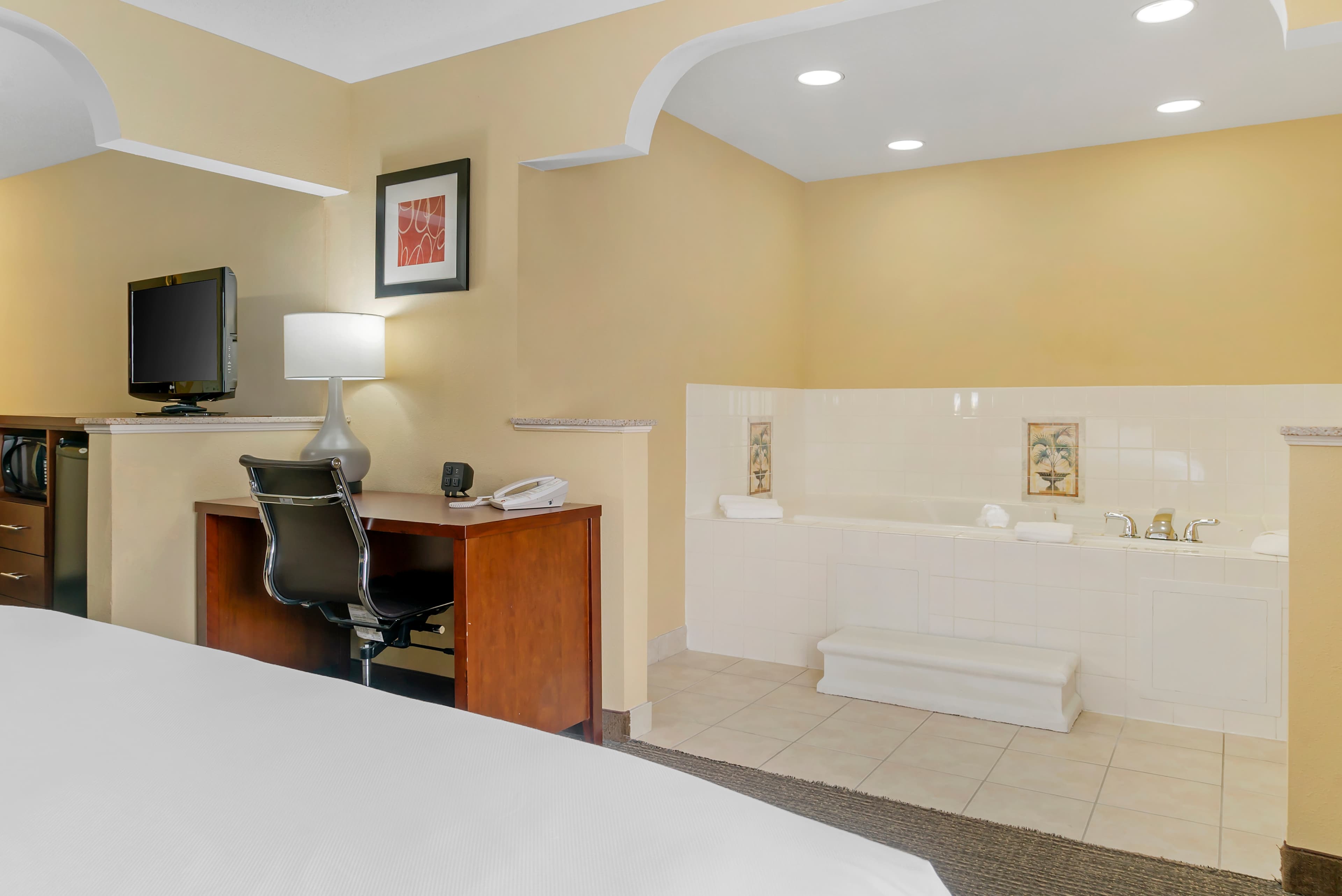 Comfort Suites Findlay I-75 near Sports Complex — 22