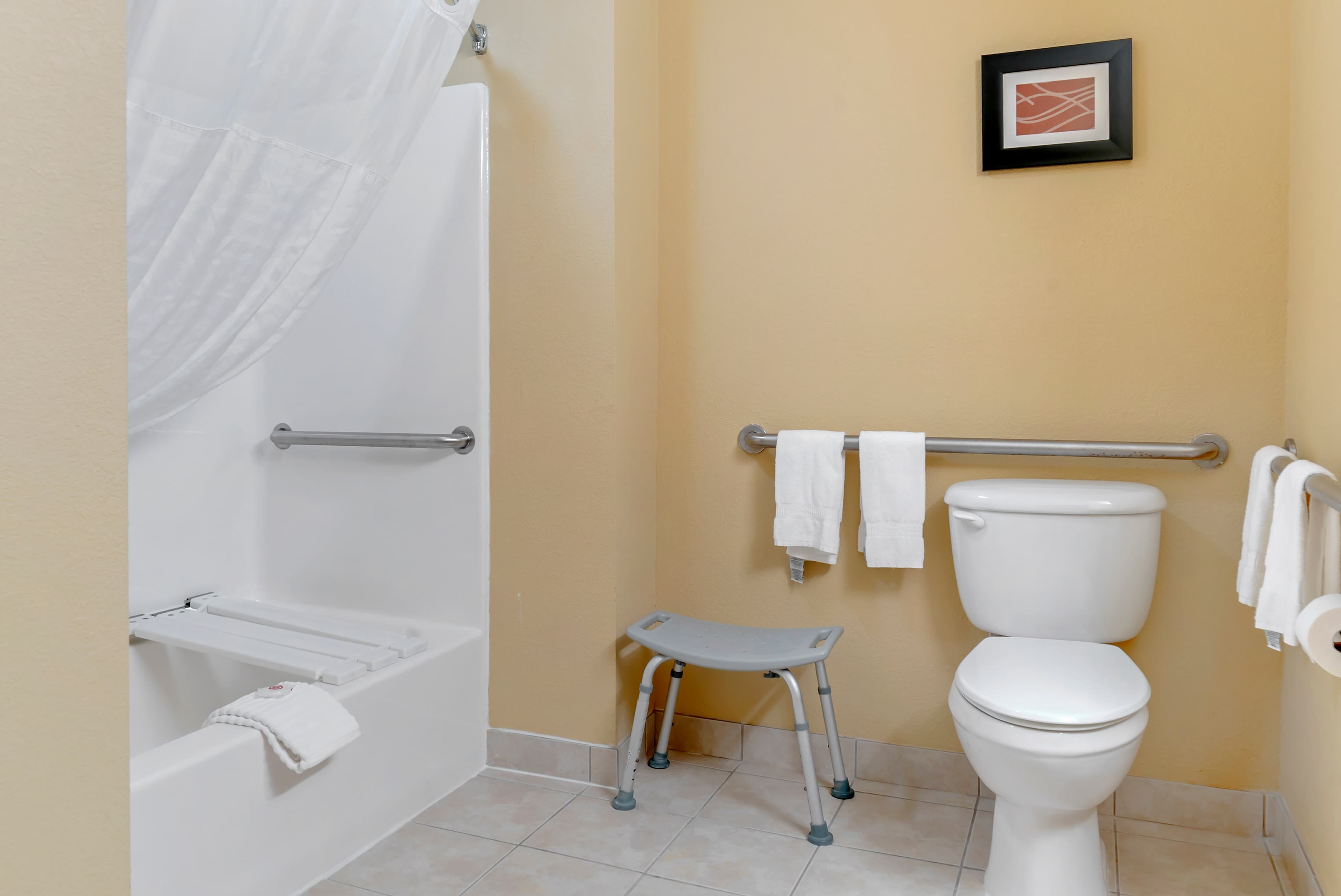 Comfort Suites Findlay I-75 near Sports Complex - Image 2