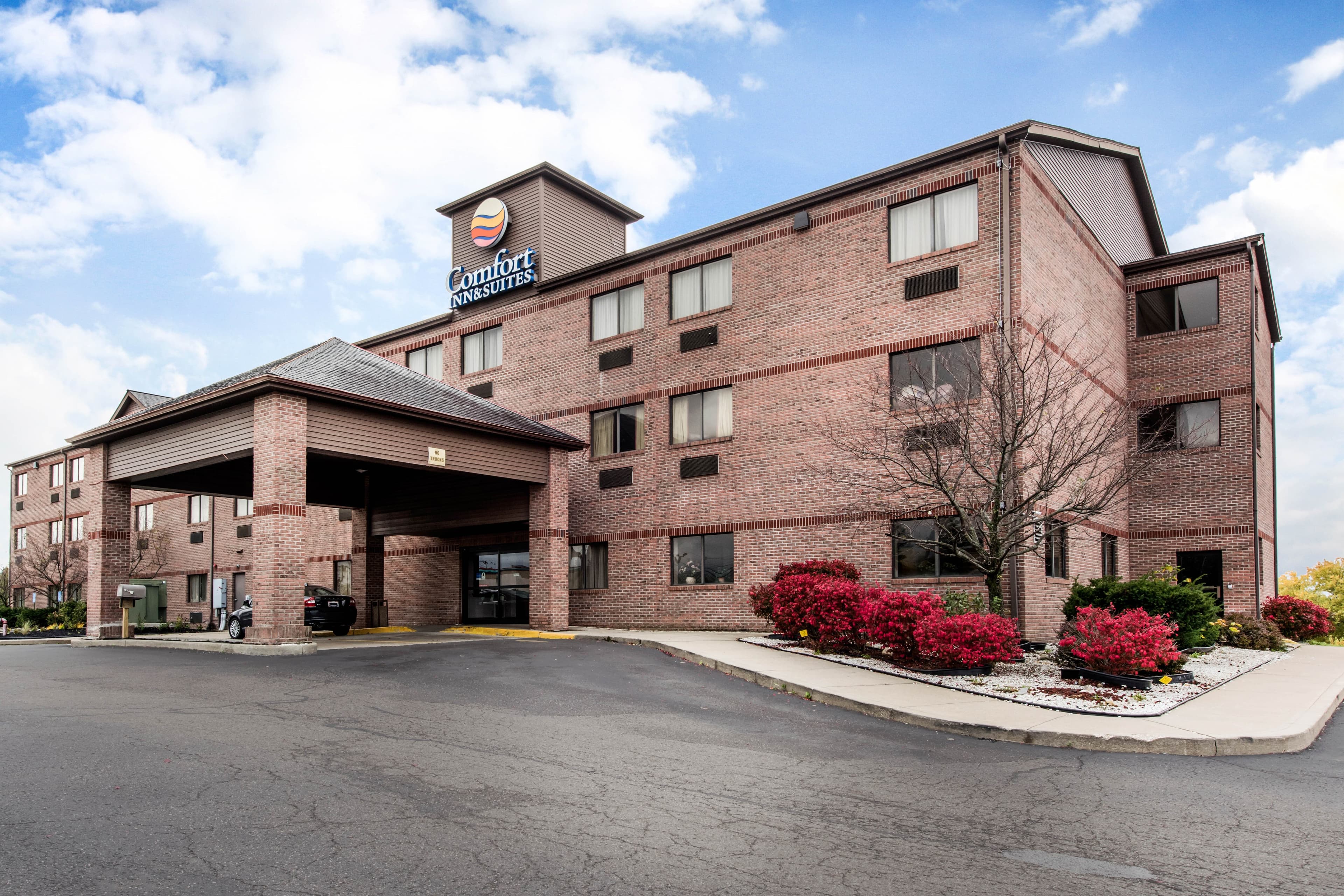 Comfort Inn & Suites Streetsboro - Kent - Image 1