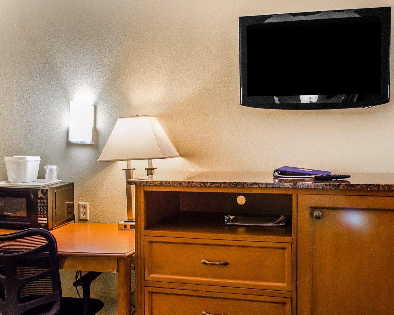 Quality Inn & Suites Medina- Akron West — 10