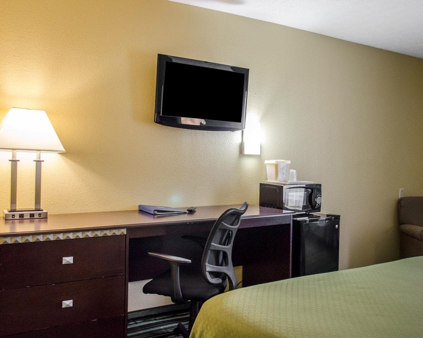 Quality Inn & Suites Medina- Akron West — 7