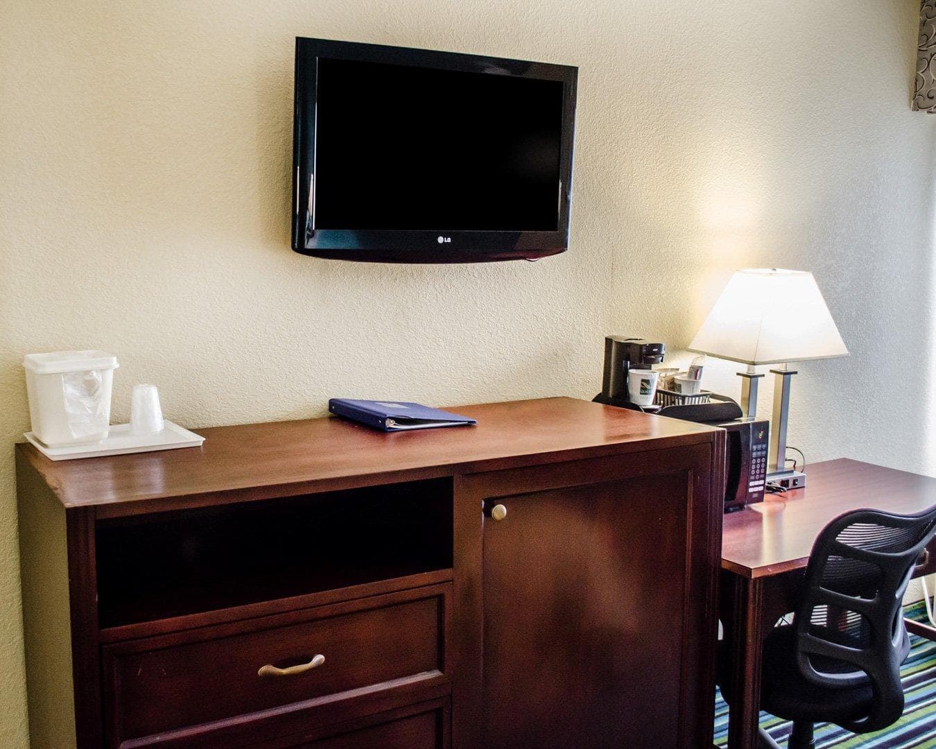 Quality Inn & Suites Medina- Akron West - Image 4