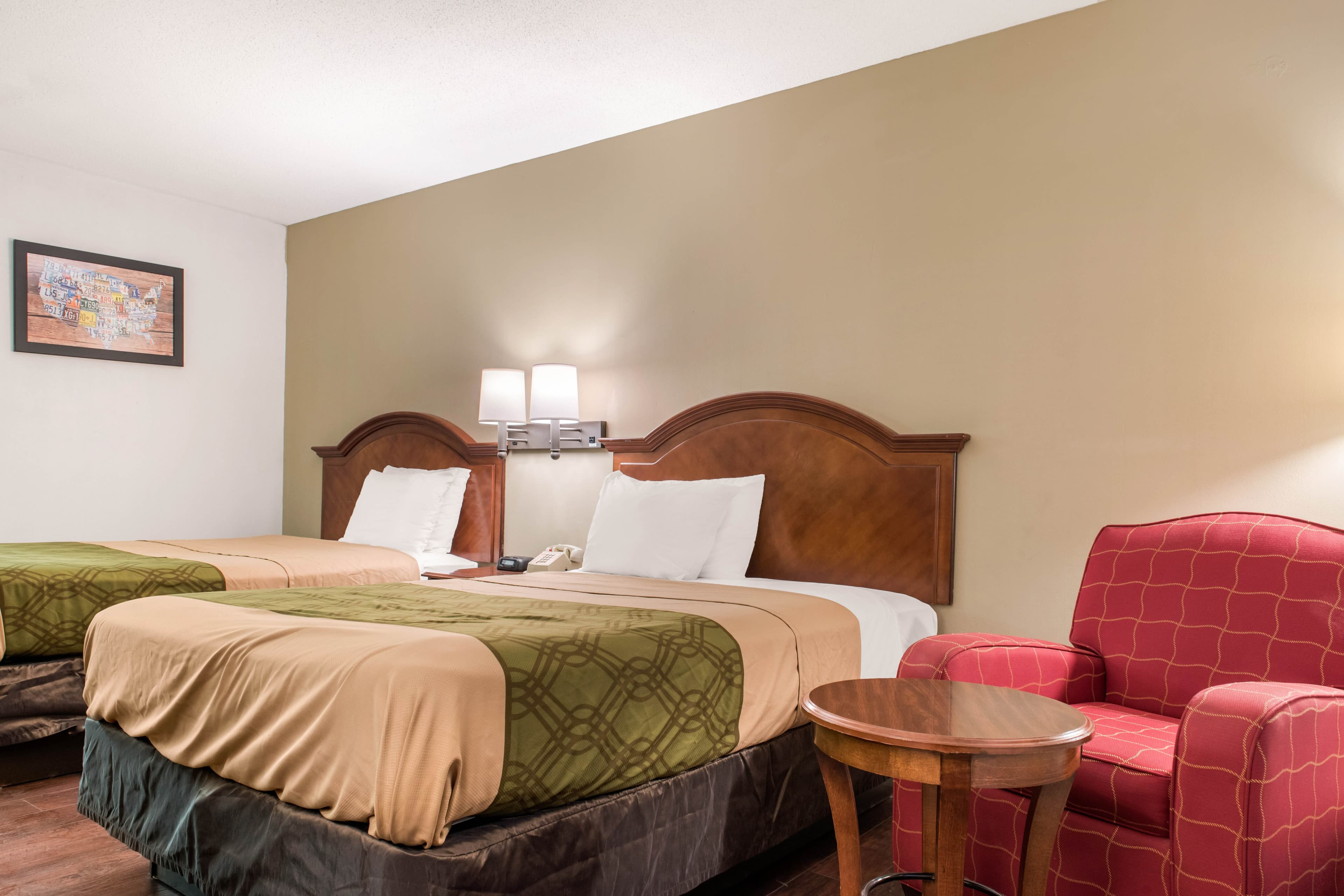 Econo Lodge Holland - Toledo — 8