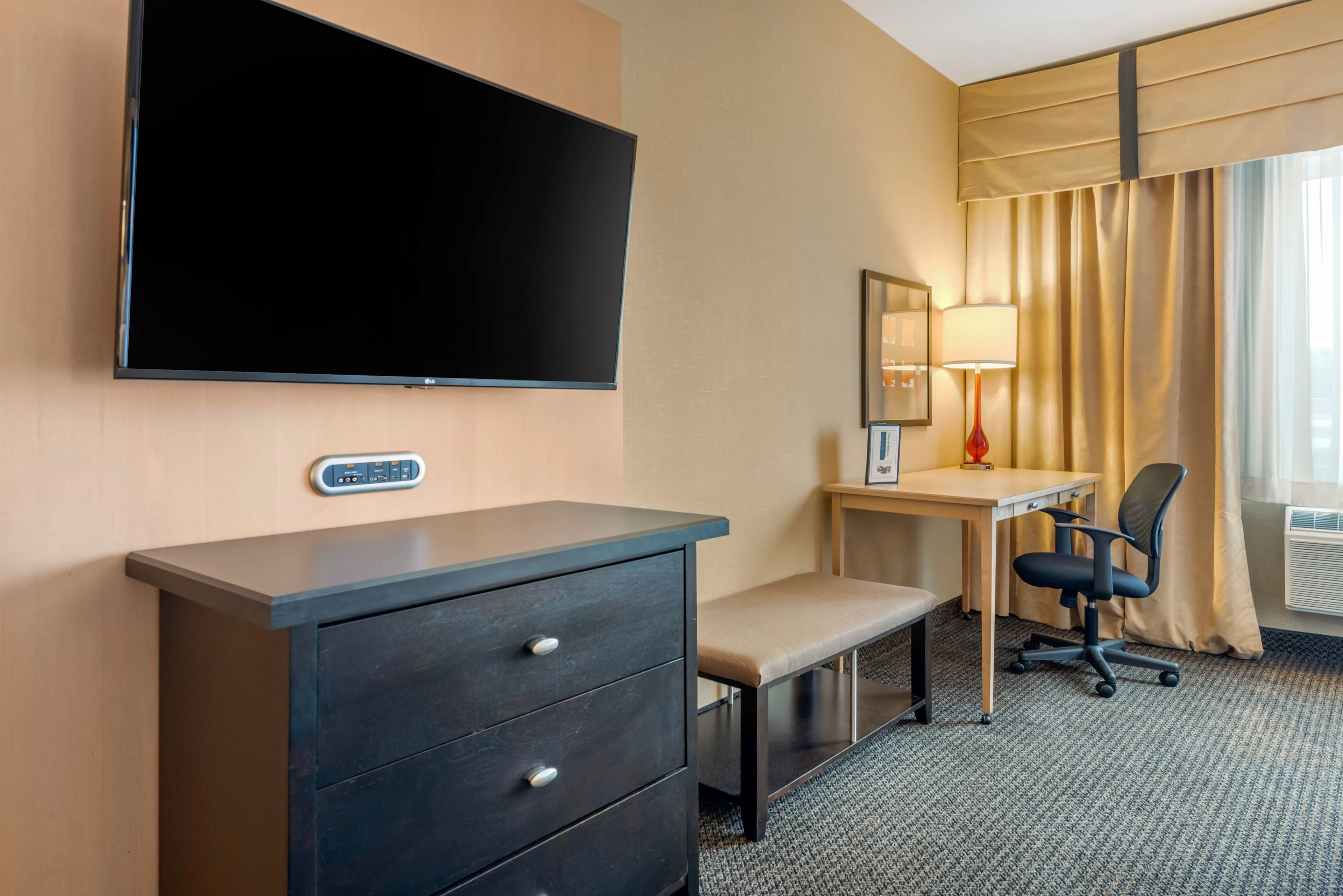 Cambria Hotel Akron - Canton Airport - Image 3