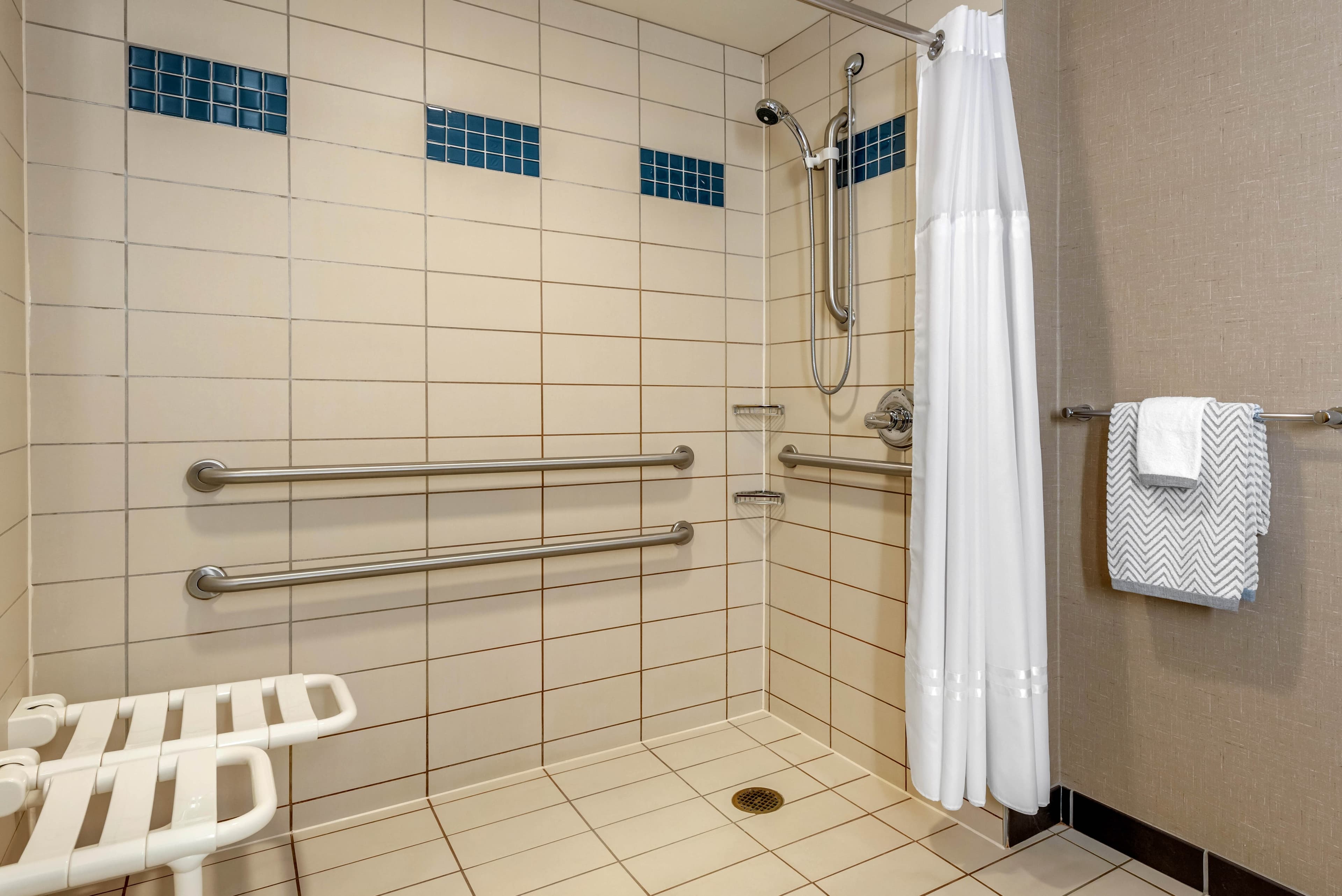Cambria Hotel Akron - Canton Airport — 6