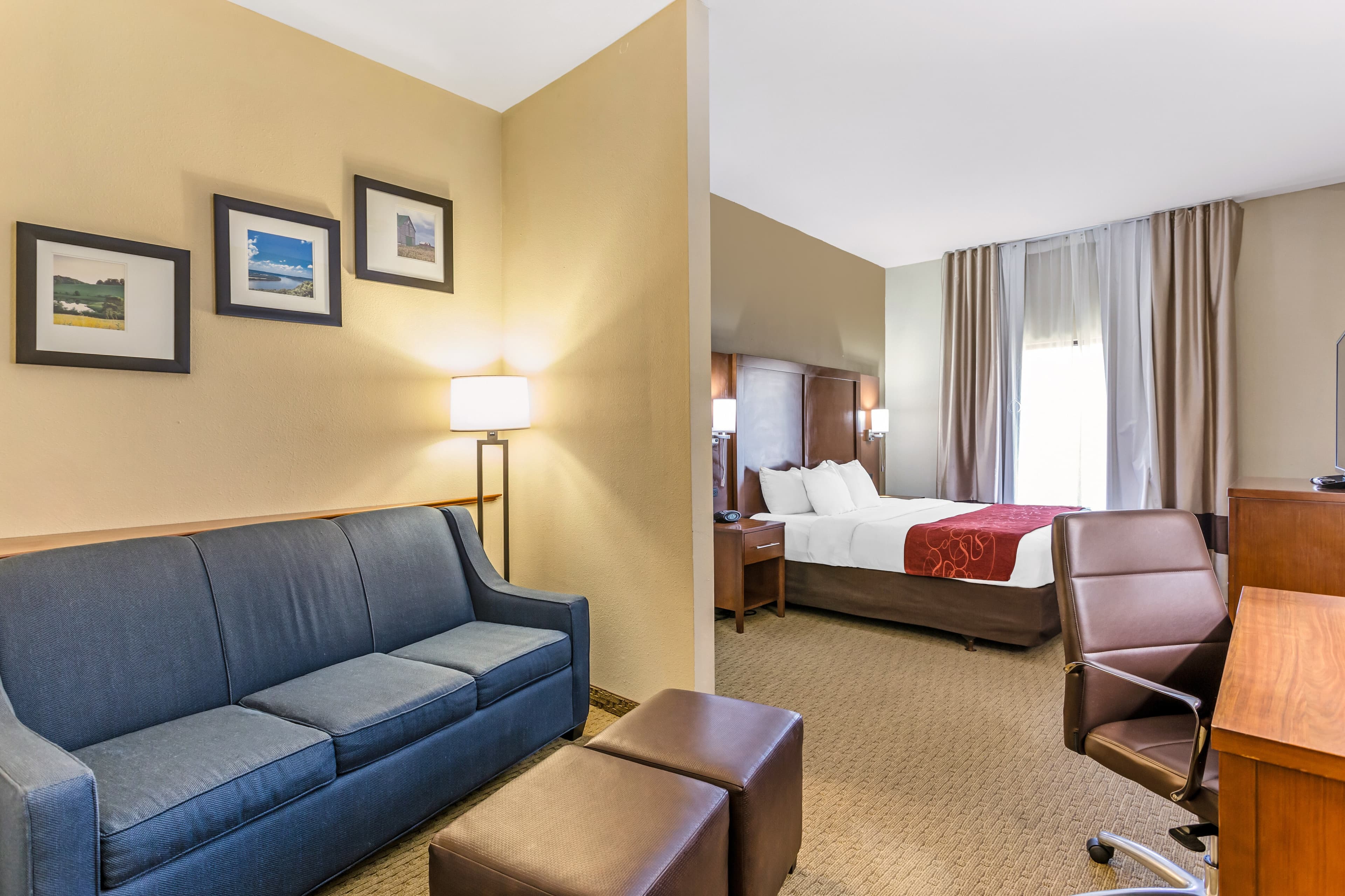 Comfort Suites South Point - Huntington - Image 2