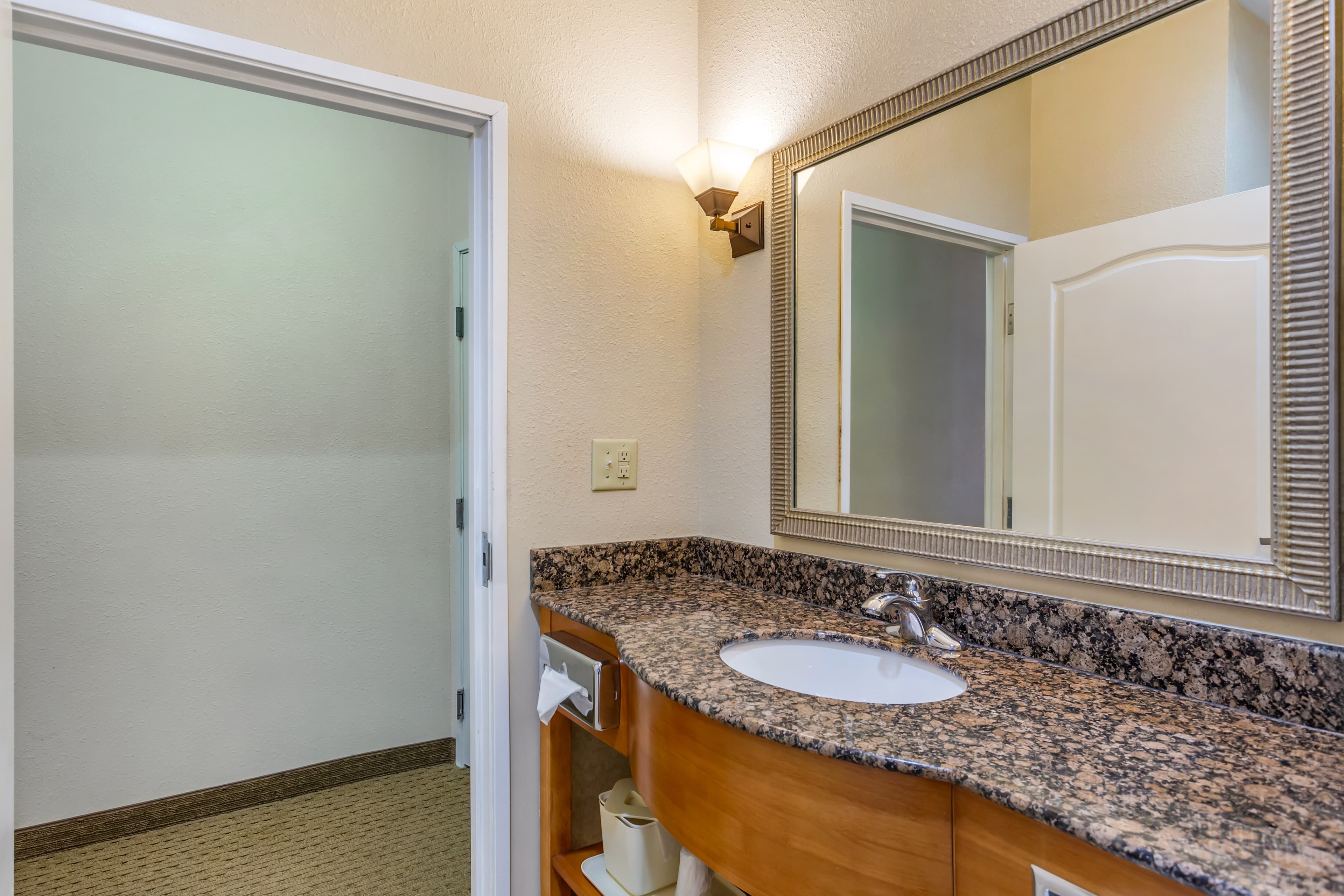 Comfort Suites South Point - Huntington — 12