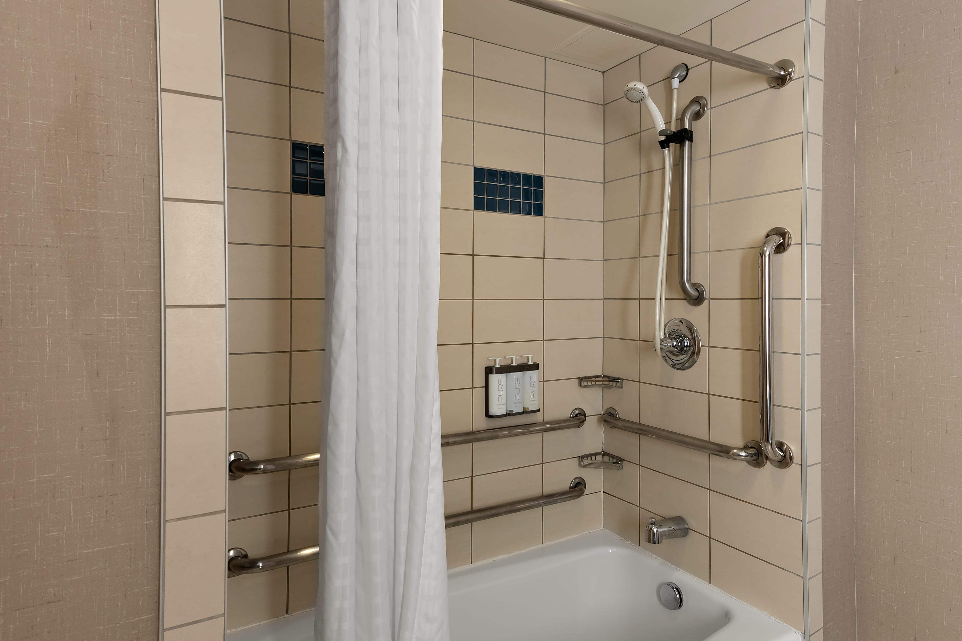 Cambria Hotel Columbus - Polaris — 7