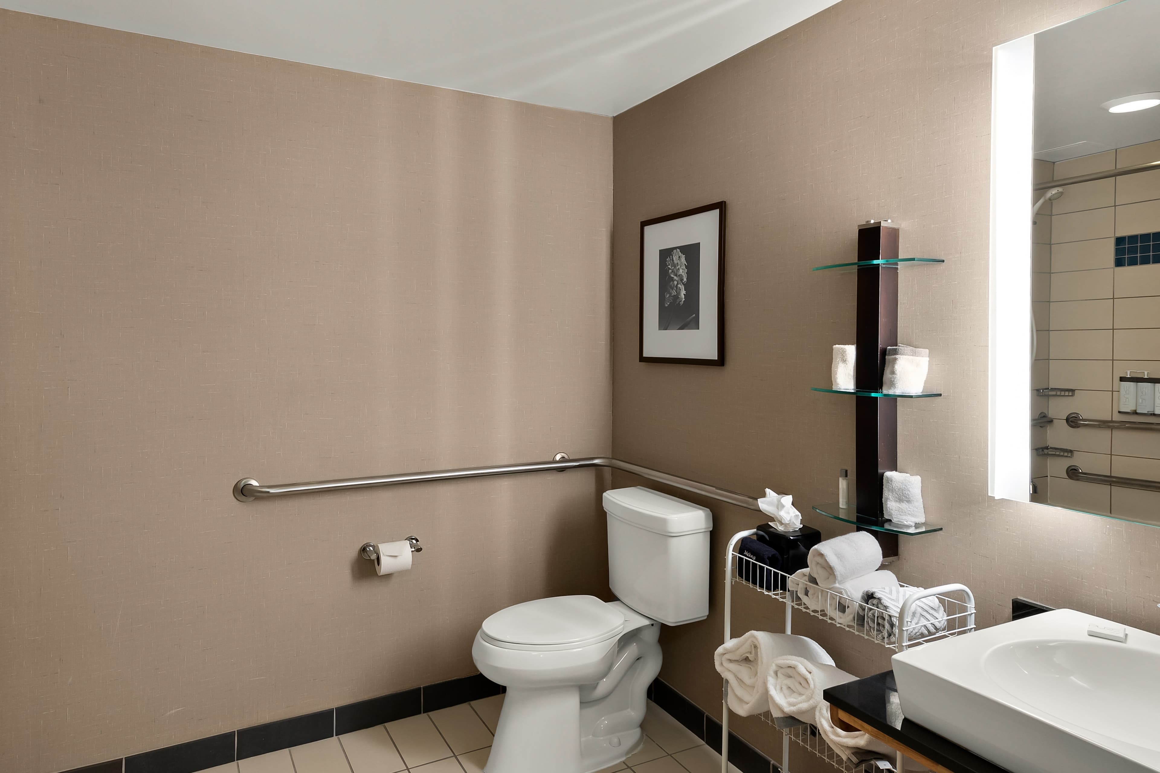 Cambria Hotel Columbus - Polaris — 8