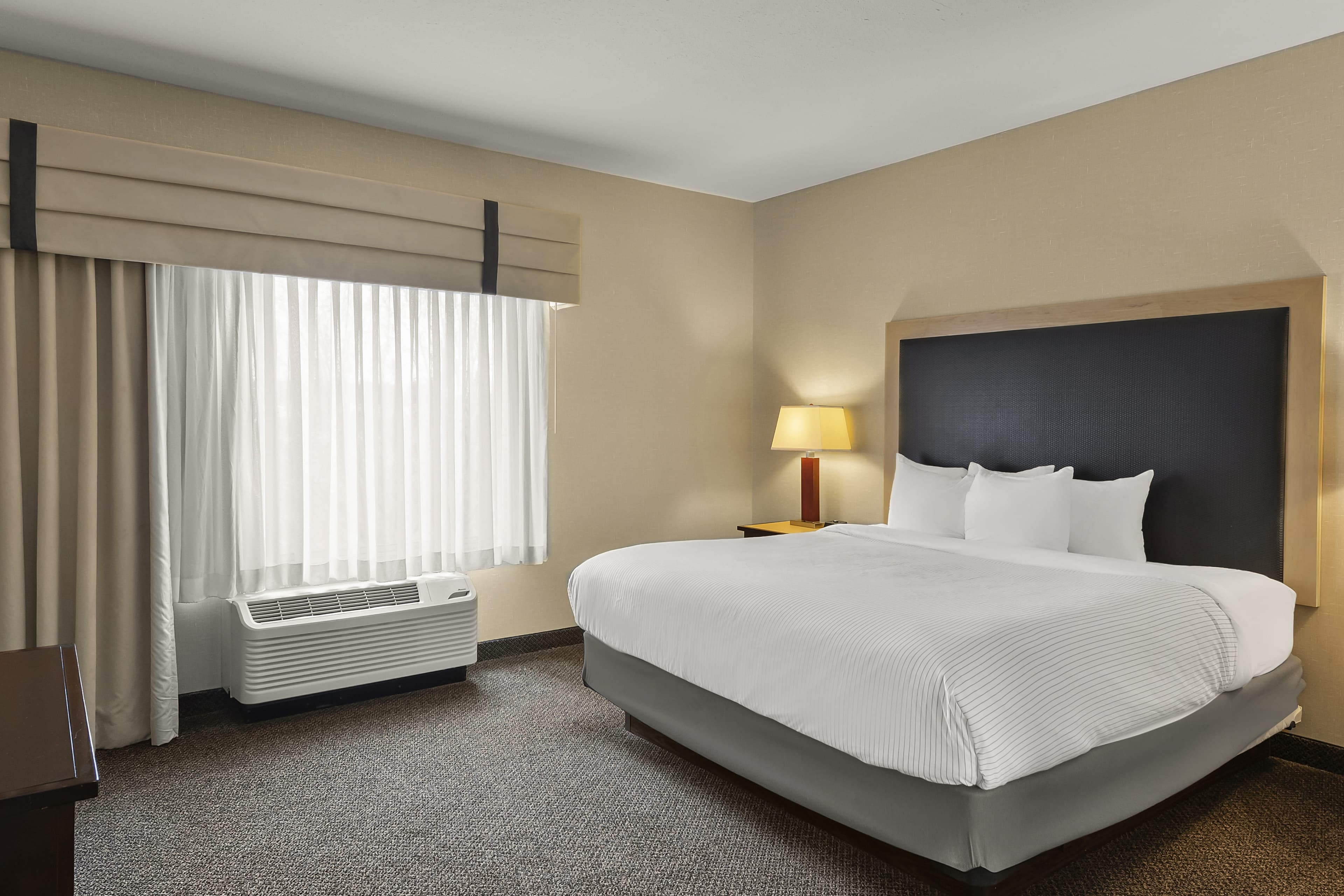 Cambria Hotel Columbus - Polaris — 13