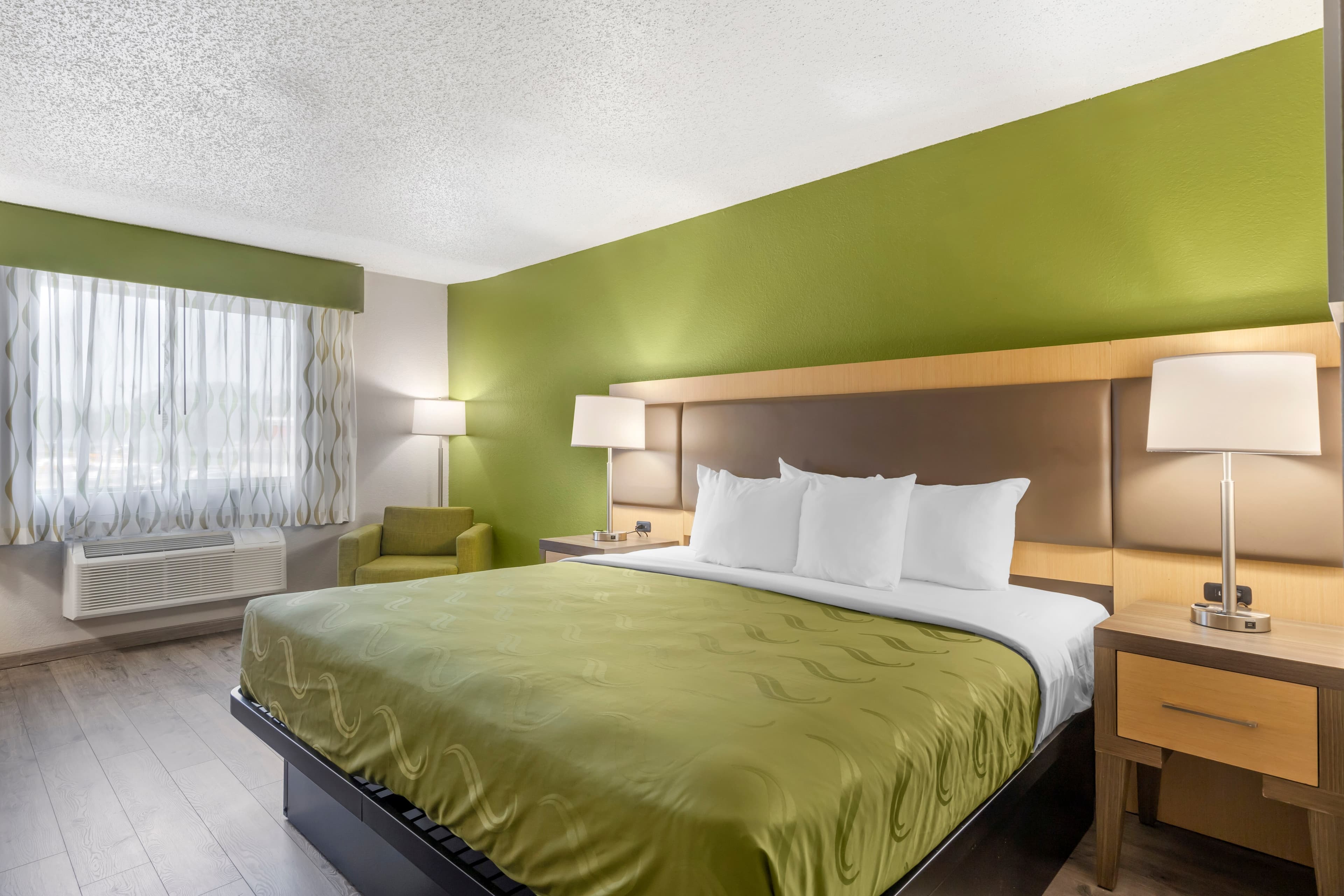 Quality Inn & Suites Delaware South — 8