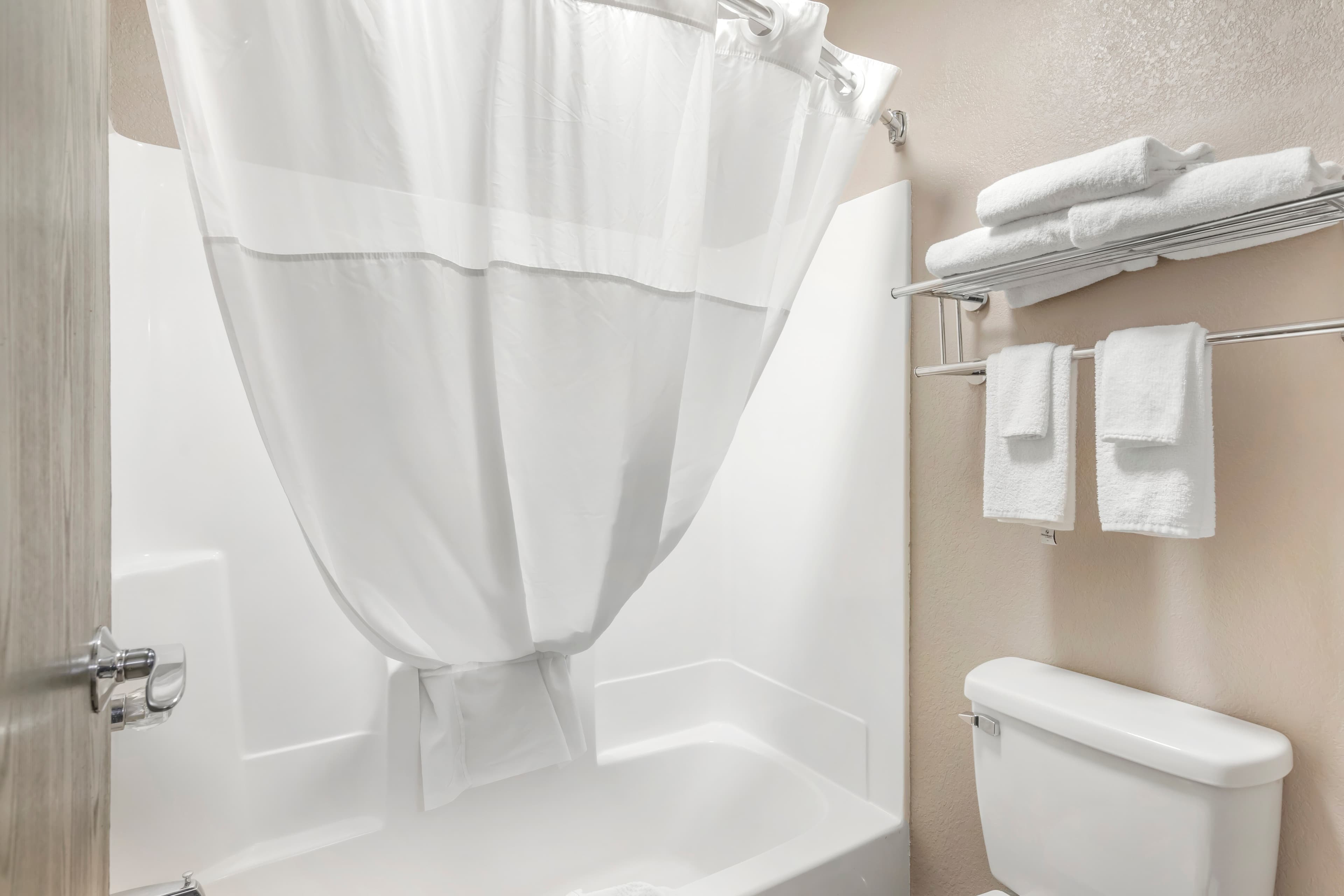 Quality Inn & Suites Delaware South — 15