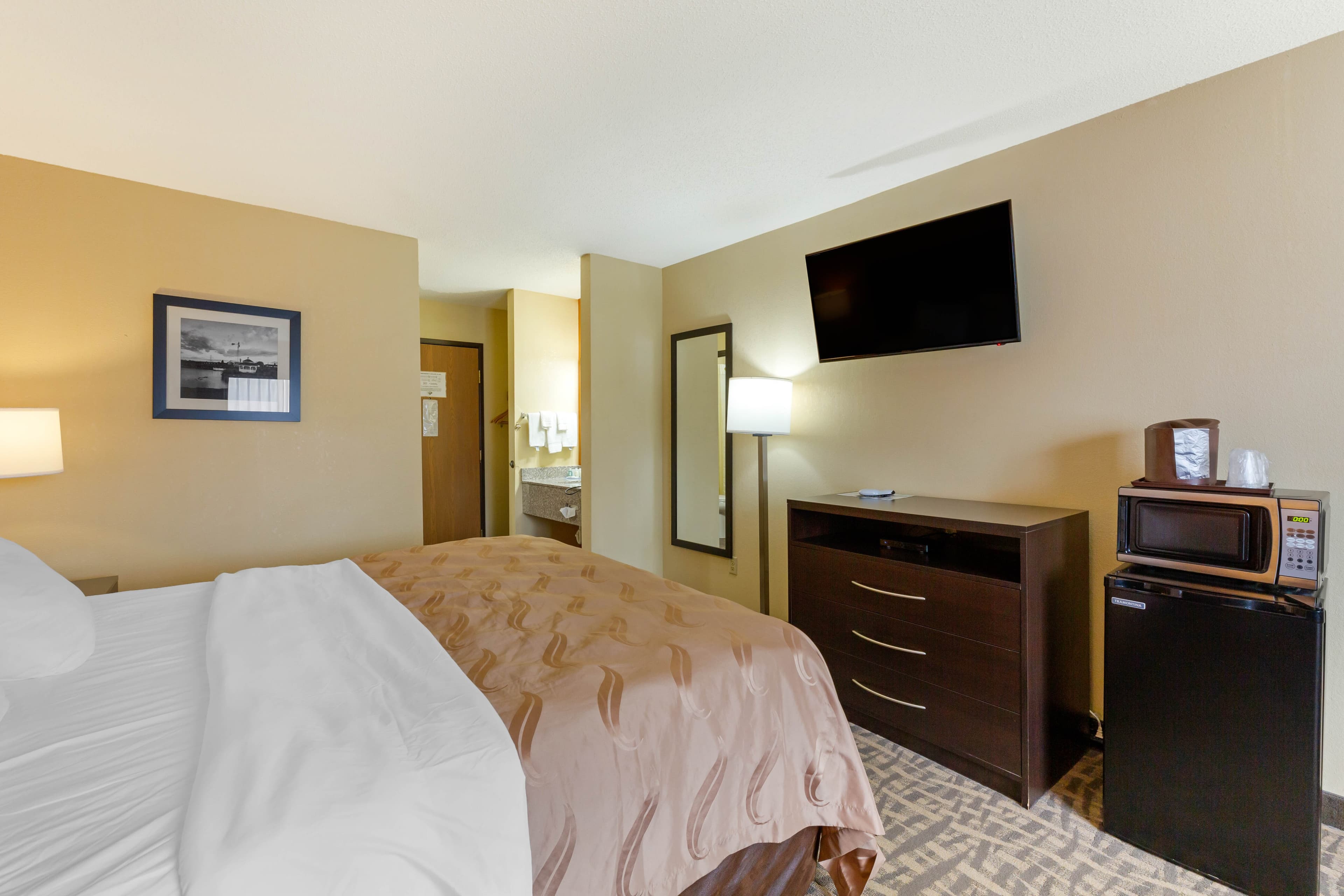 Quality Inn Wooster - Image 4