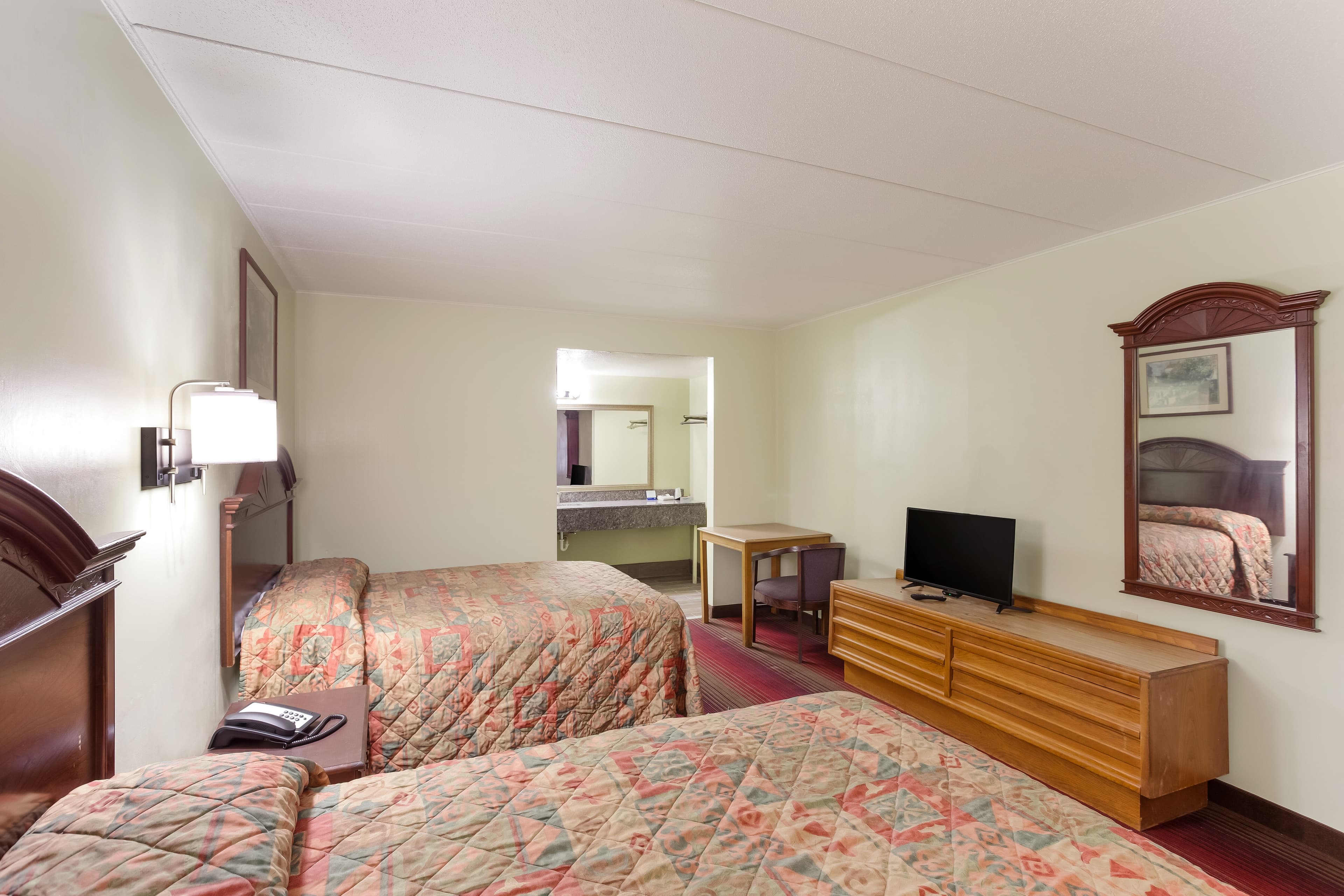 Rodeway Inn South Point - Image 5