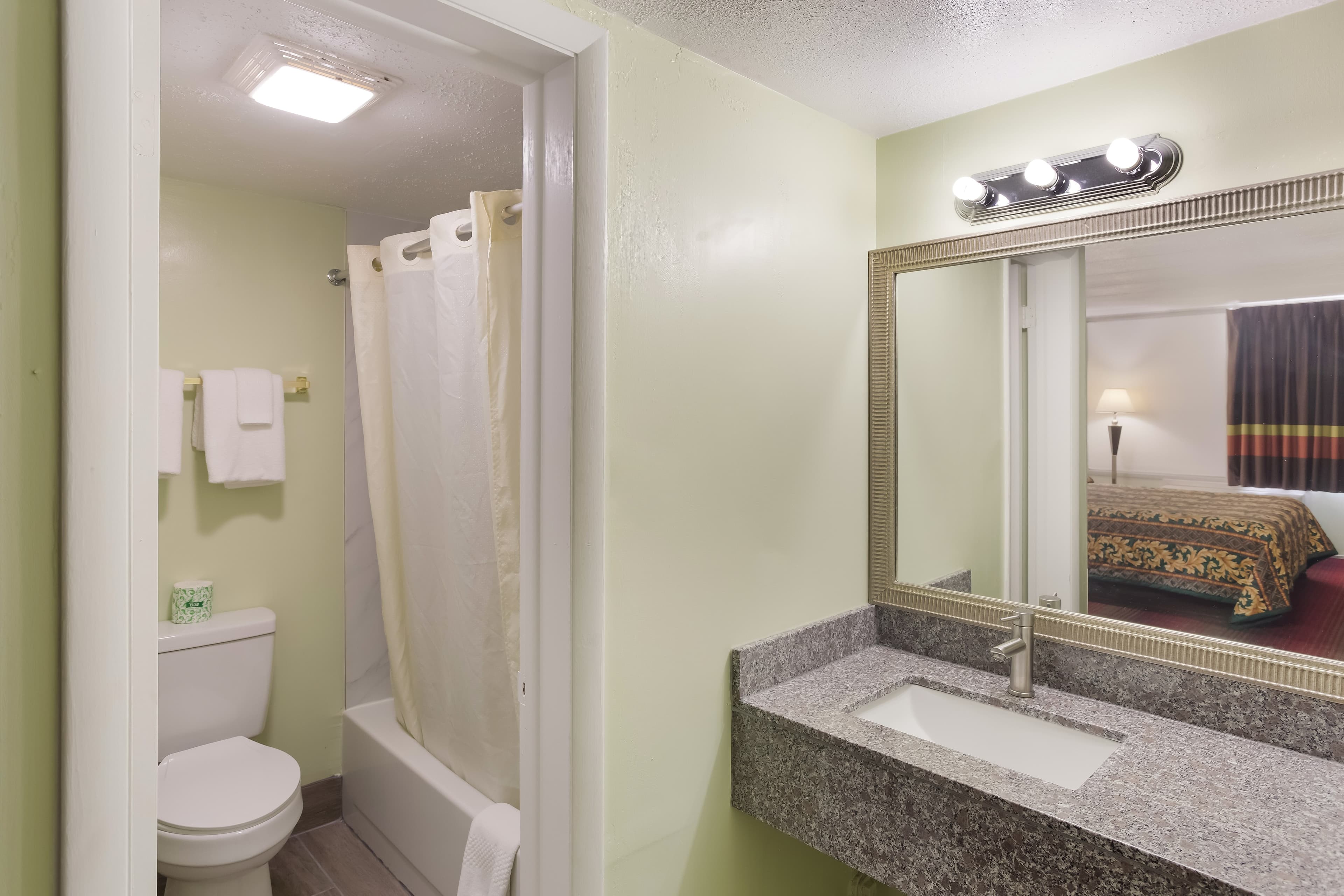 Rodeway Inn South Point - Image 4
