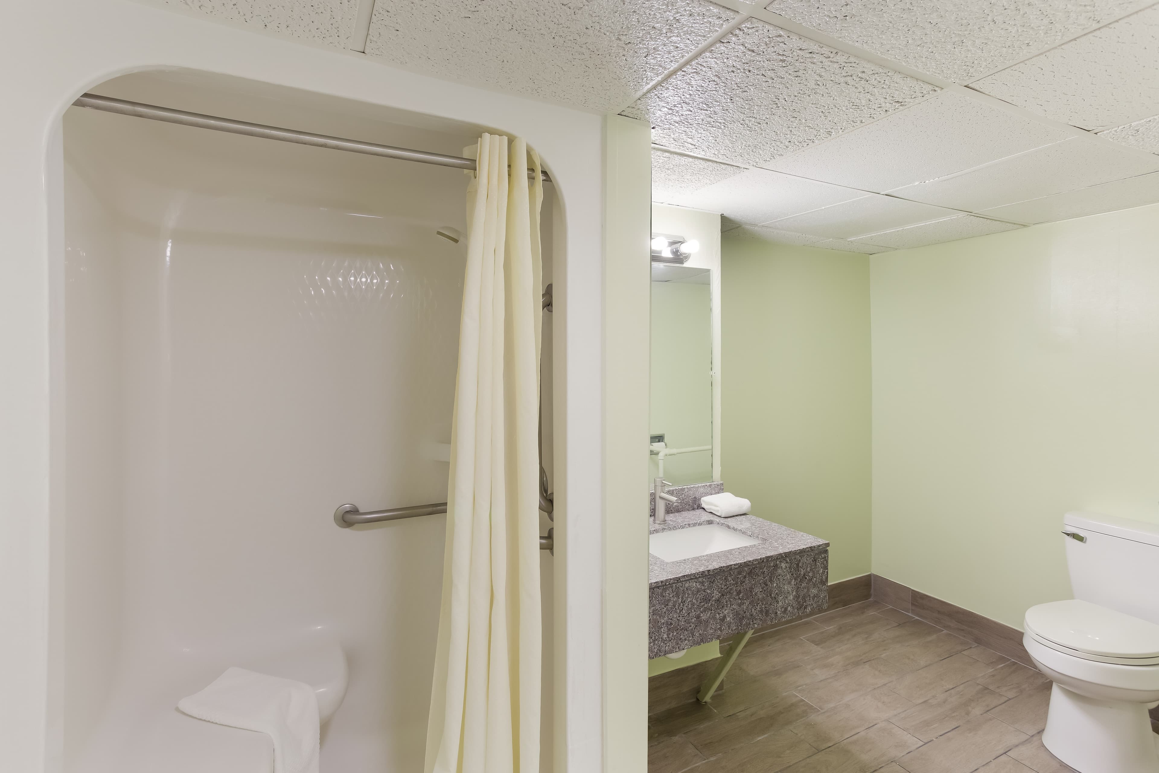 Rodeway Inn South Point — 9