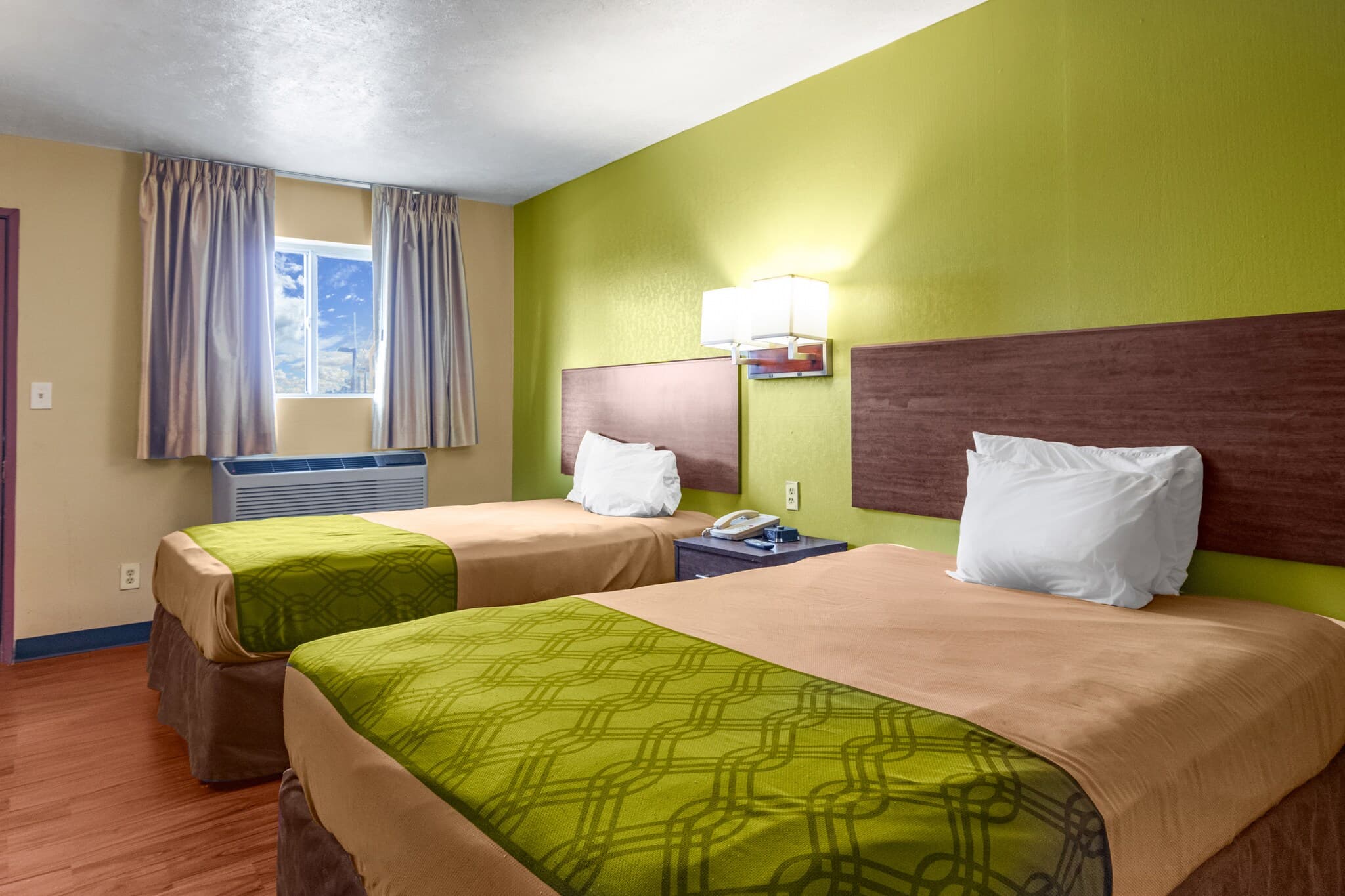Econo Lodge Kent - Akron West — 6