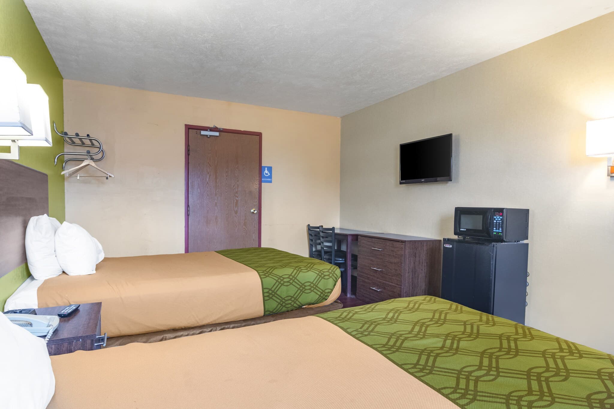 Econo Lodge Kent - Akron West — 7