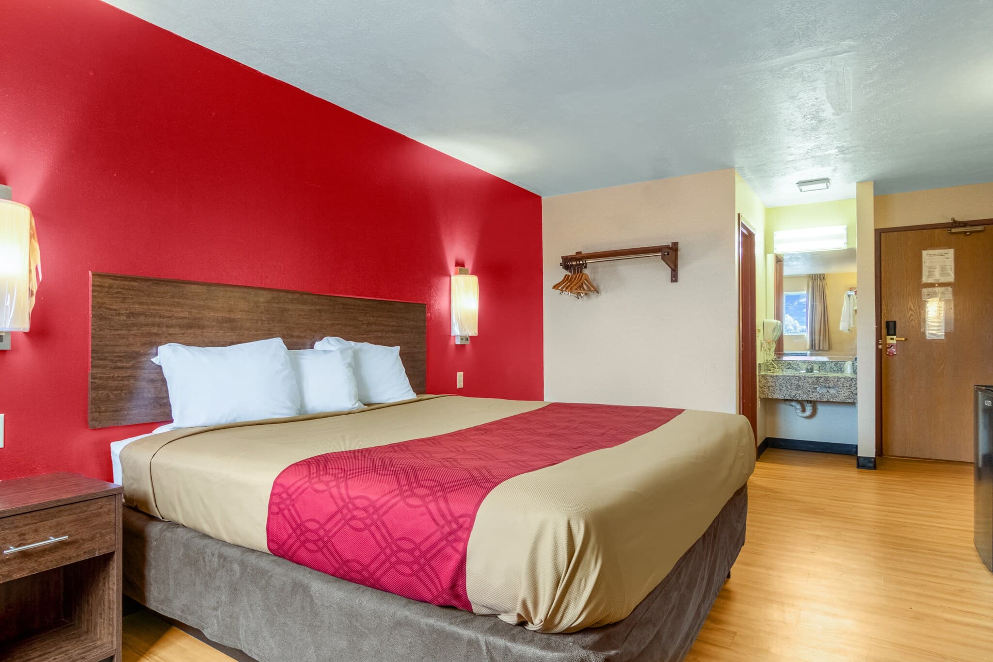 Econo Lodge Kent - Akron West — 14
