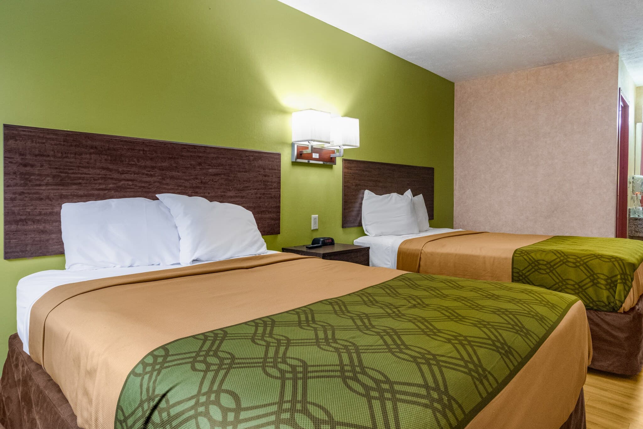 Econo Lodge Kent - Akron West - Image 3