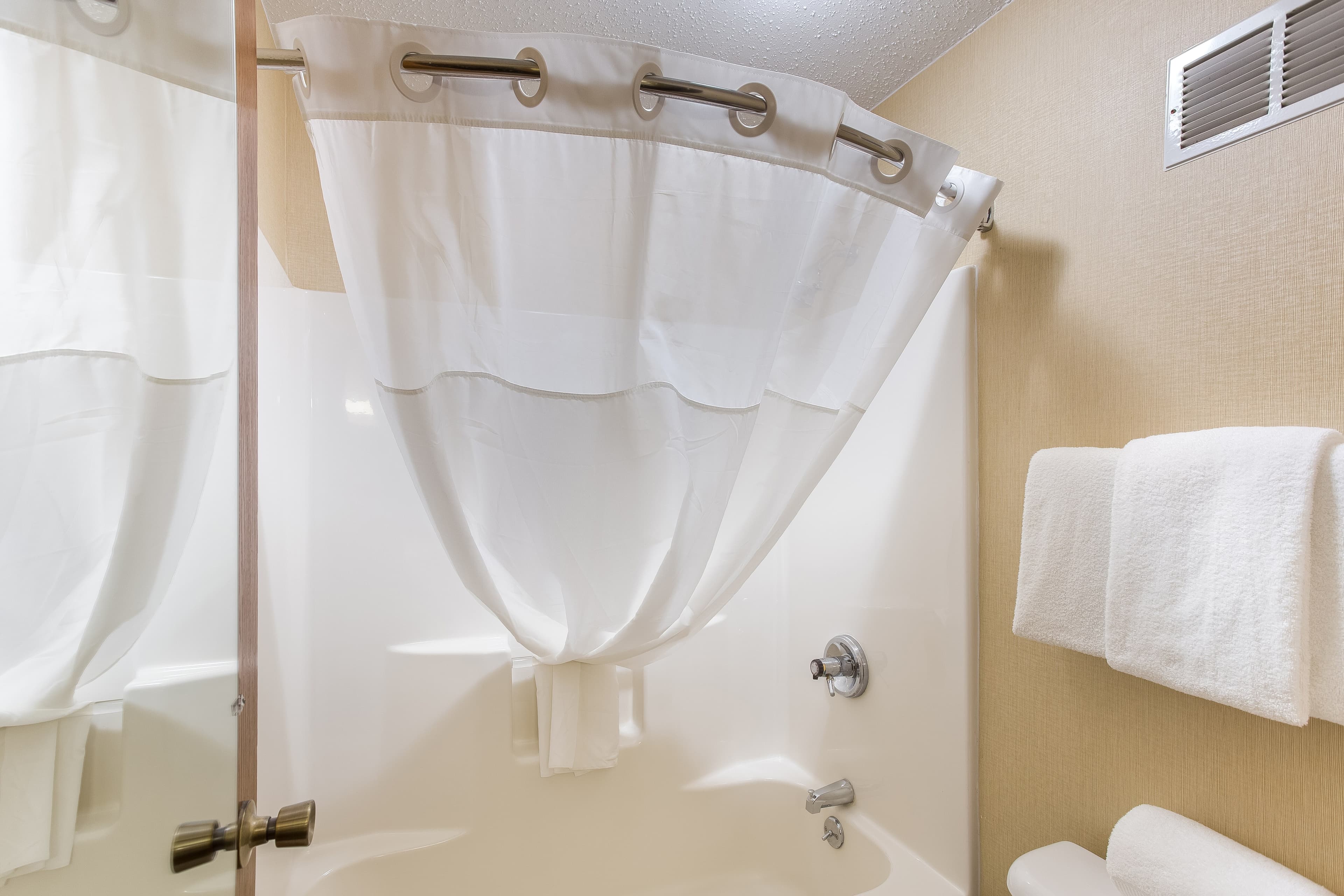 Quality Inn Athens — 16