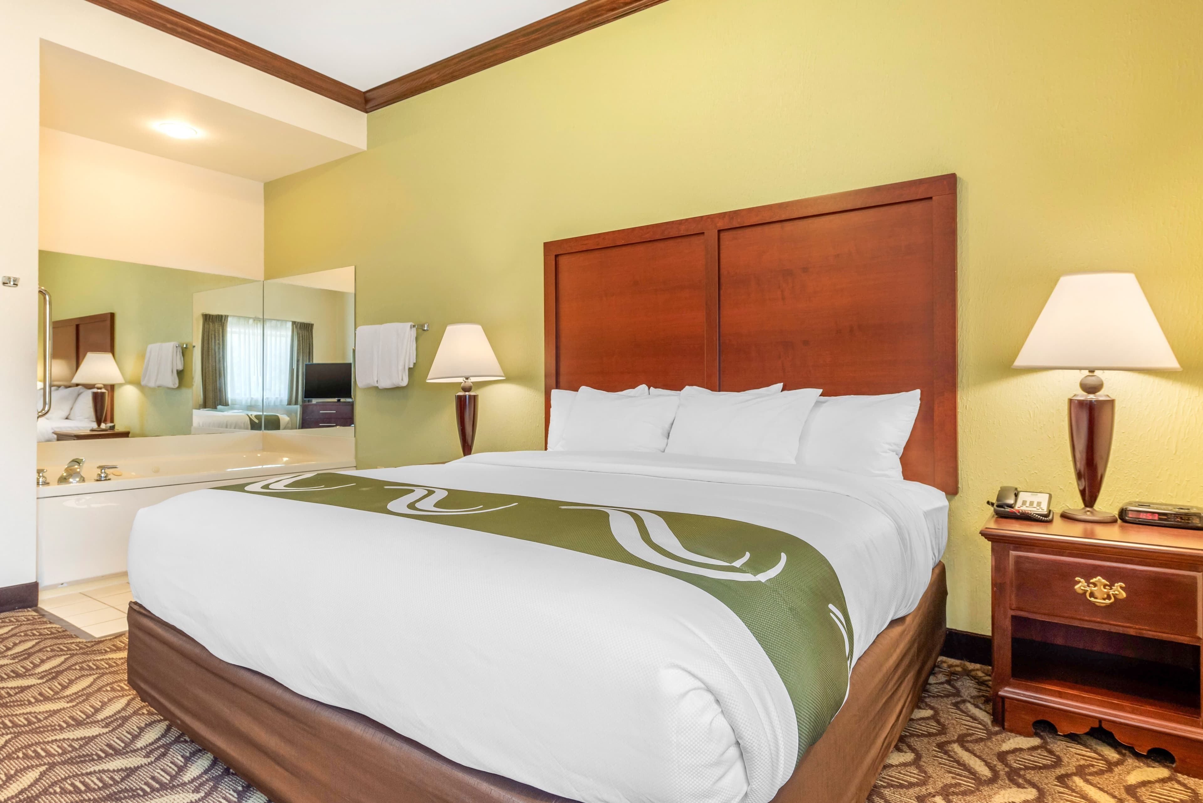 Quality Inn & Suites Zanesville City Center — 10
